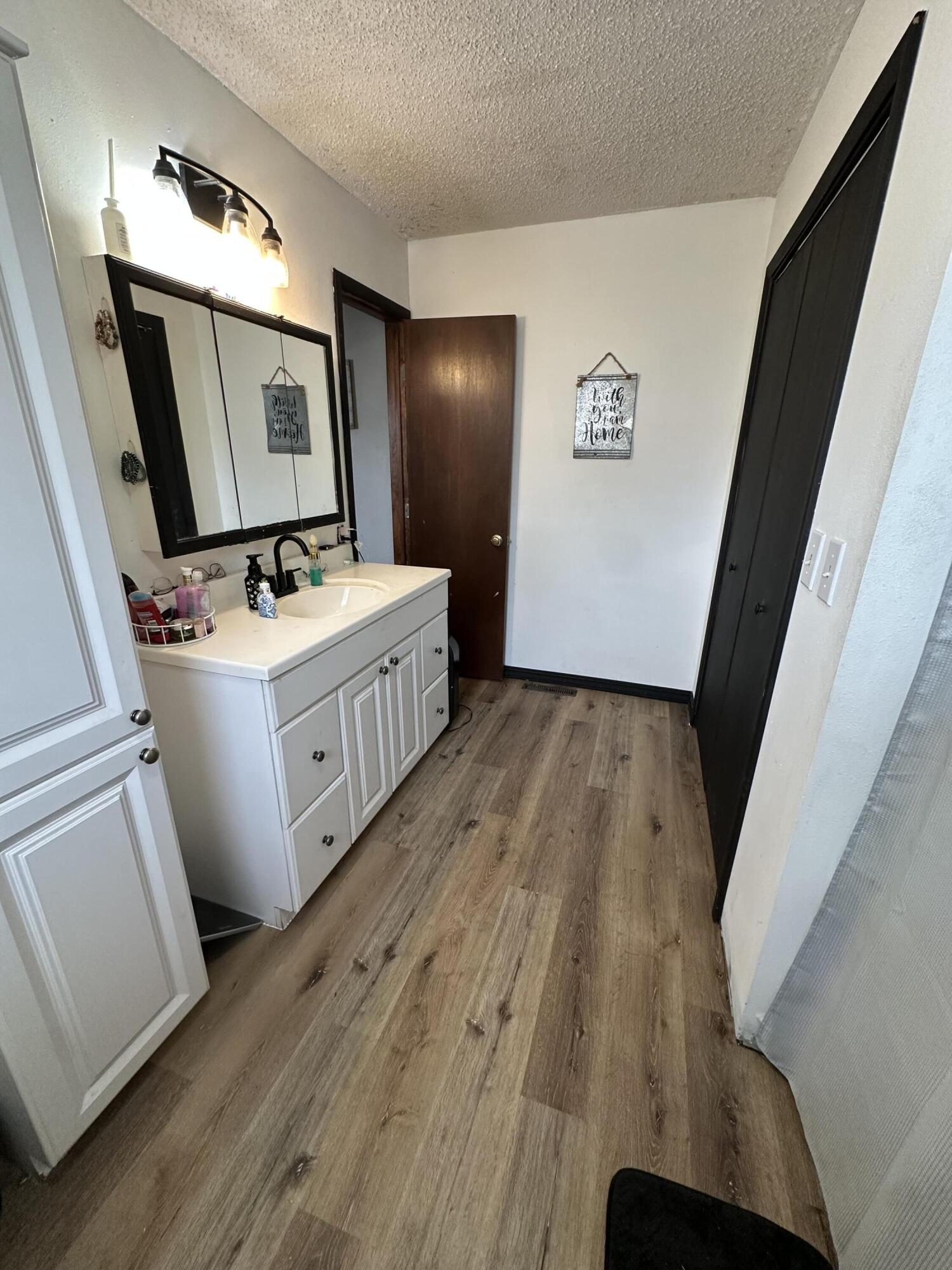 12233 Apple Road Property Photo 9