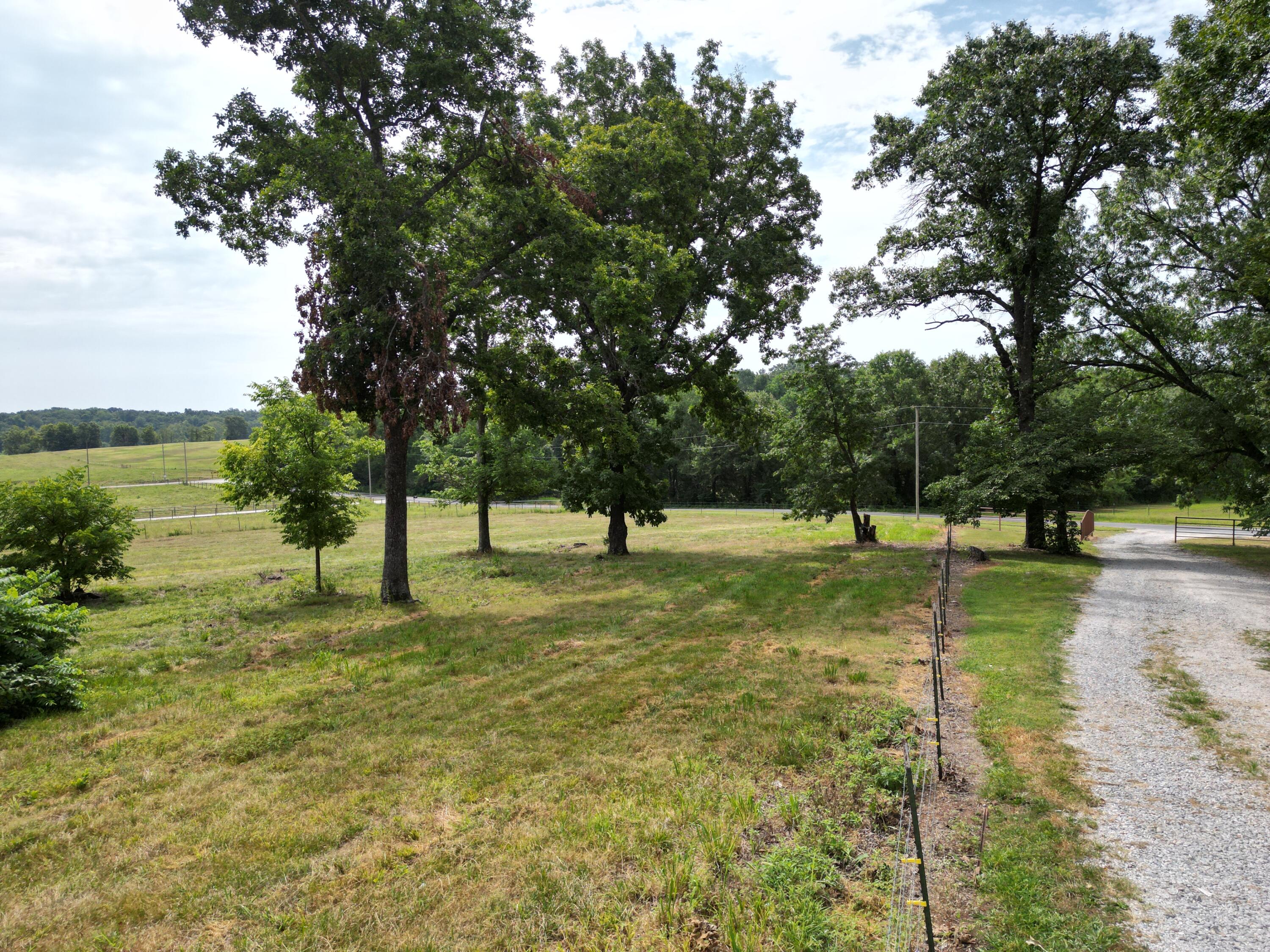 12233 Apple Road Property Photo 33