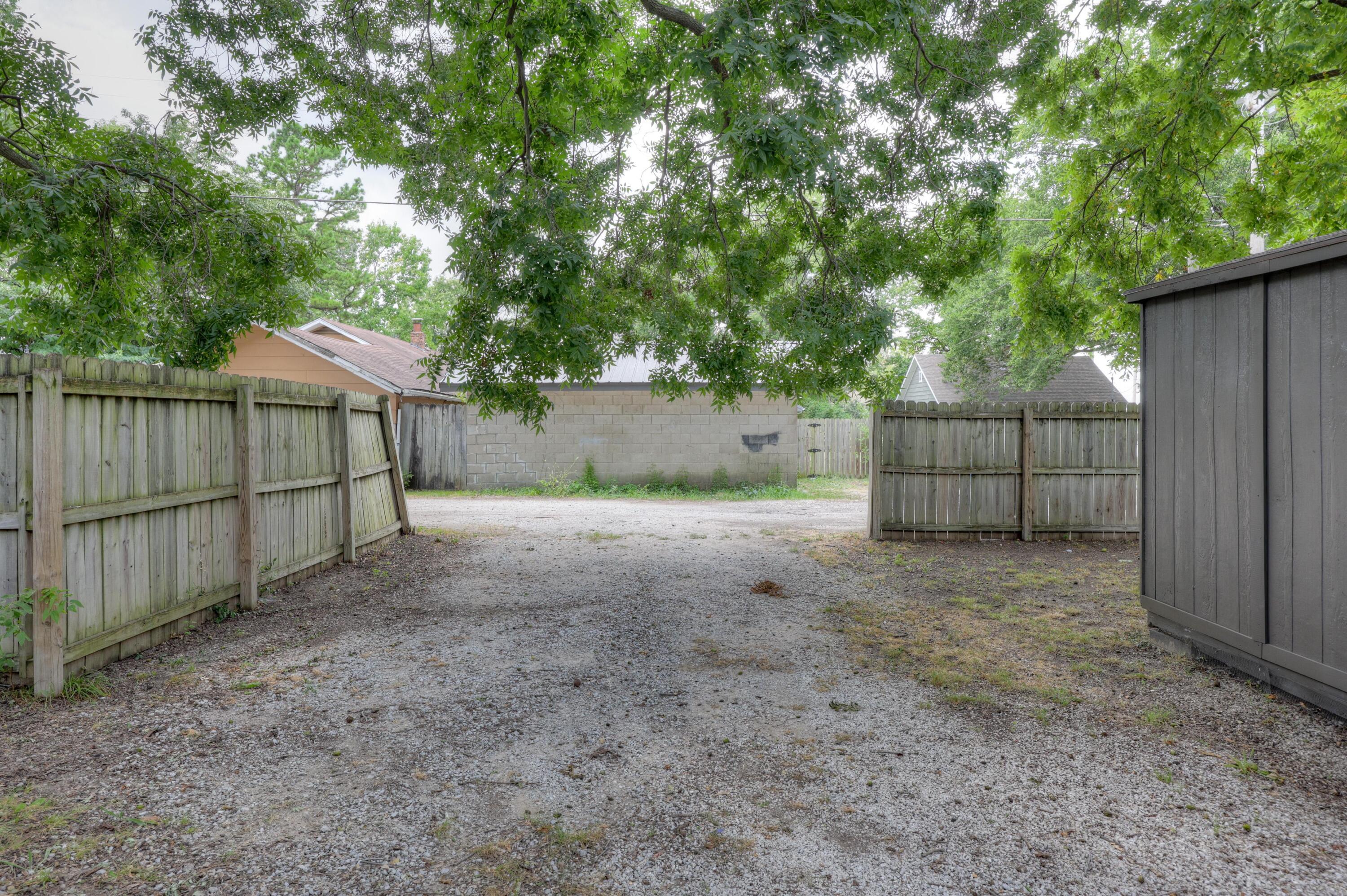 2010 South Porter Avenue Property Photo 6