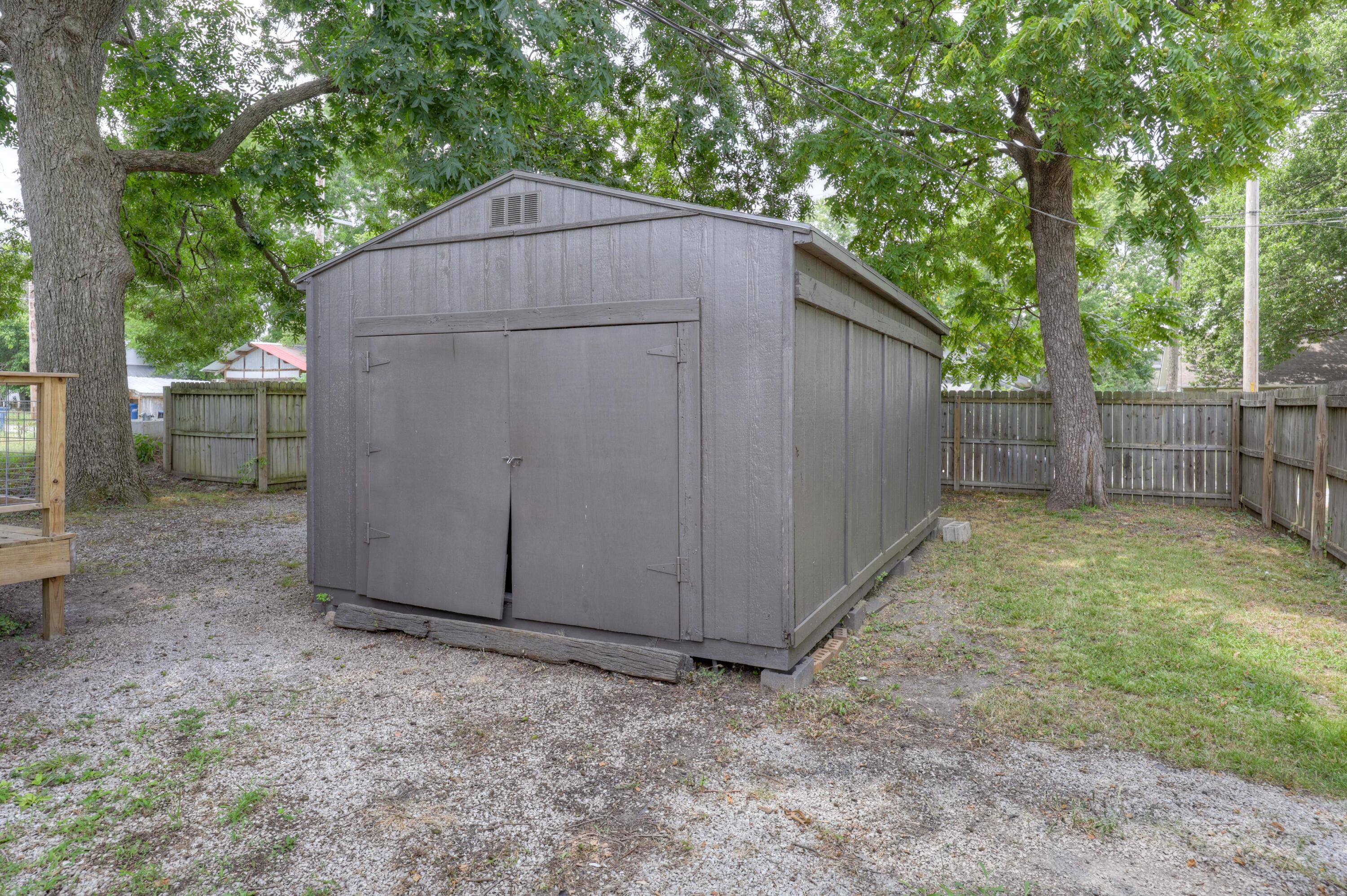 2010 South Porter Avenue Property Photo 7