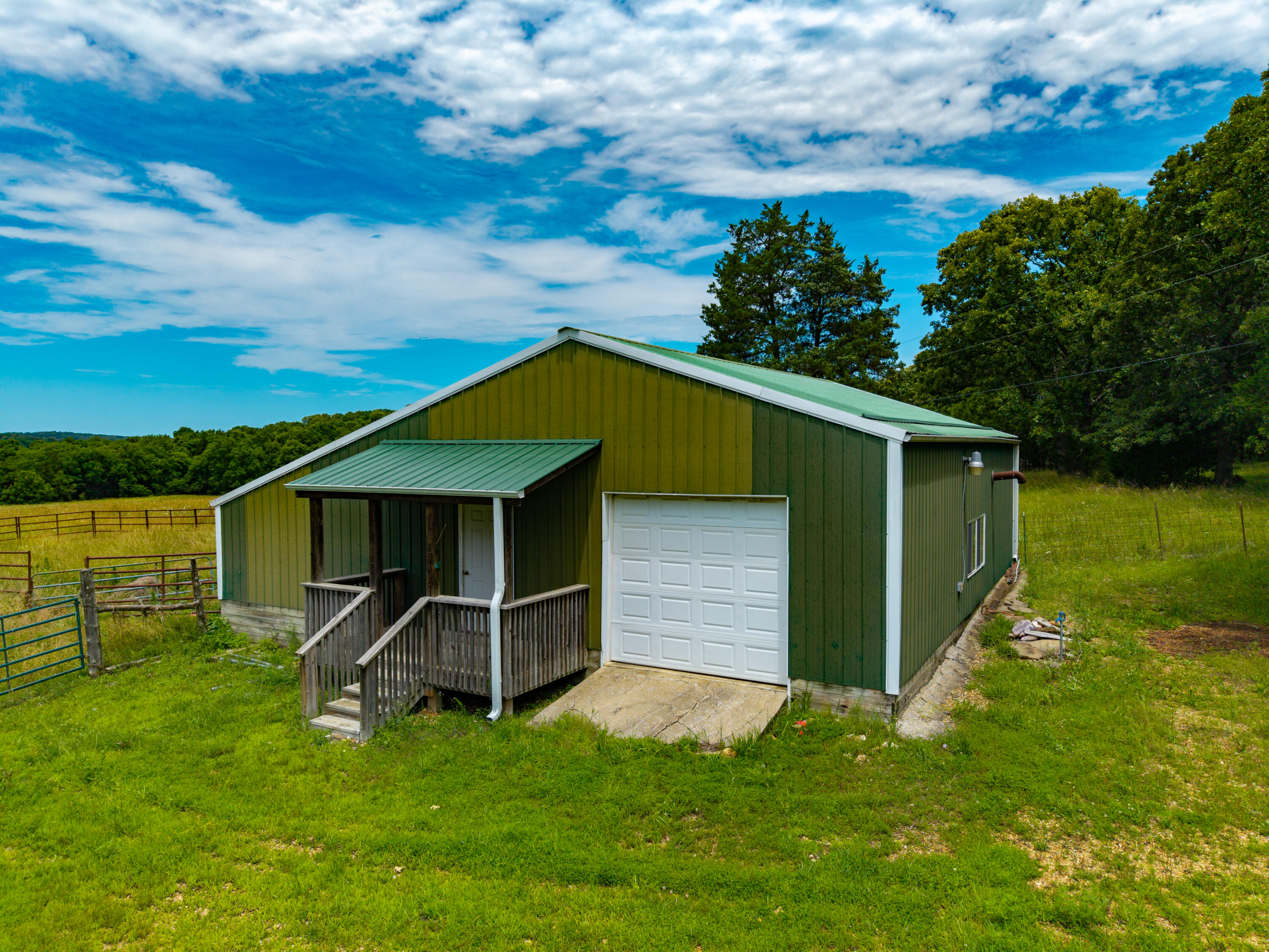 3675 Persimmon Road Property Photo 9