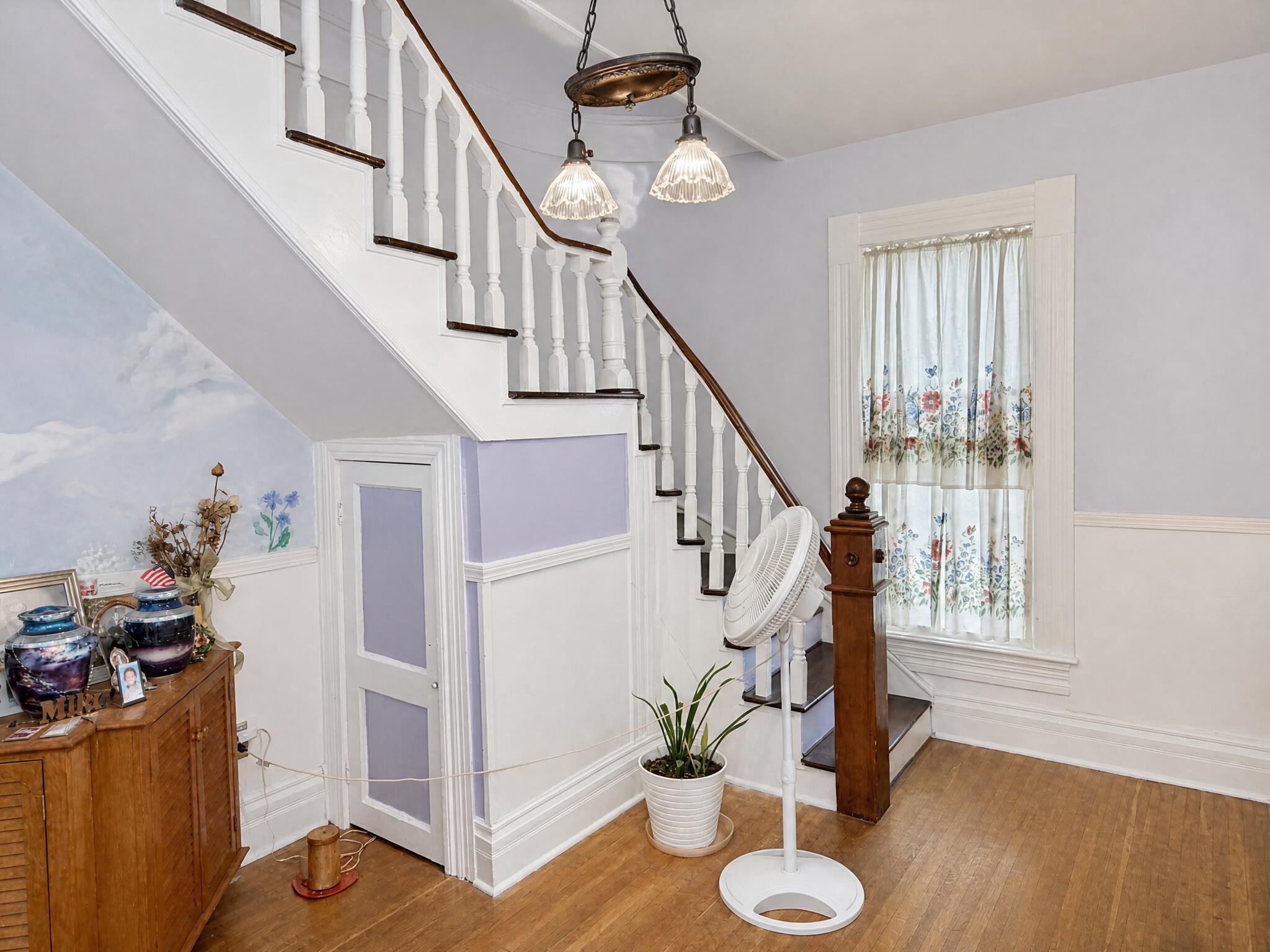 1123 South Maple Street Property Photo 6