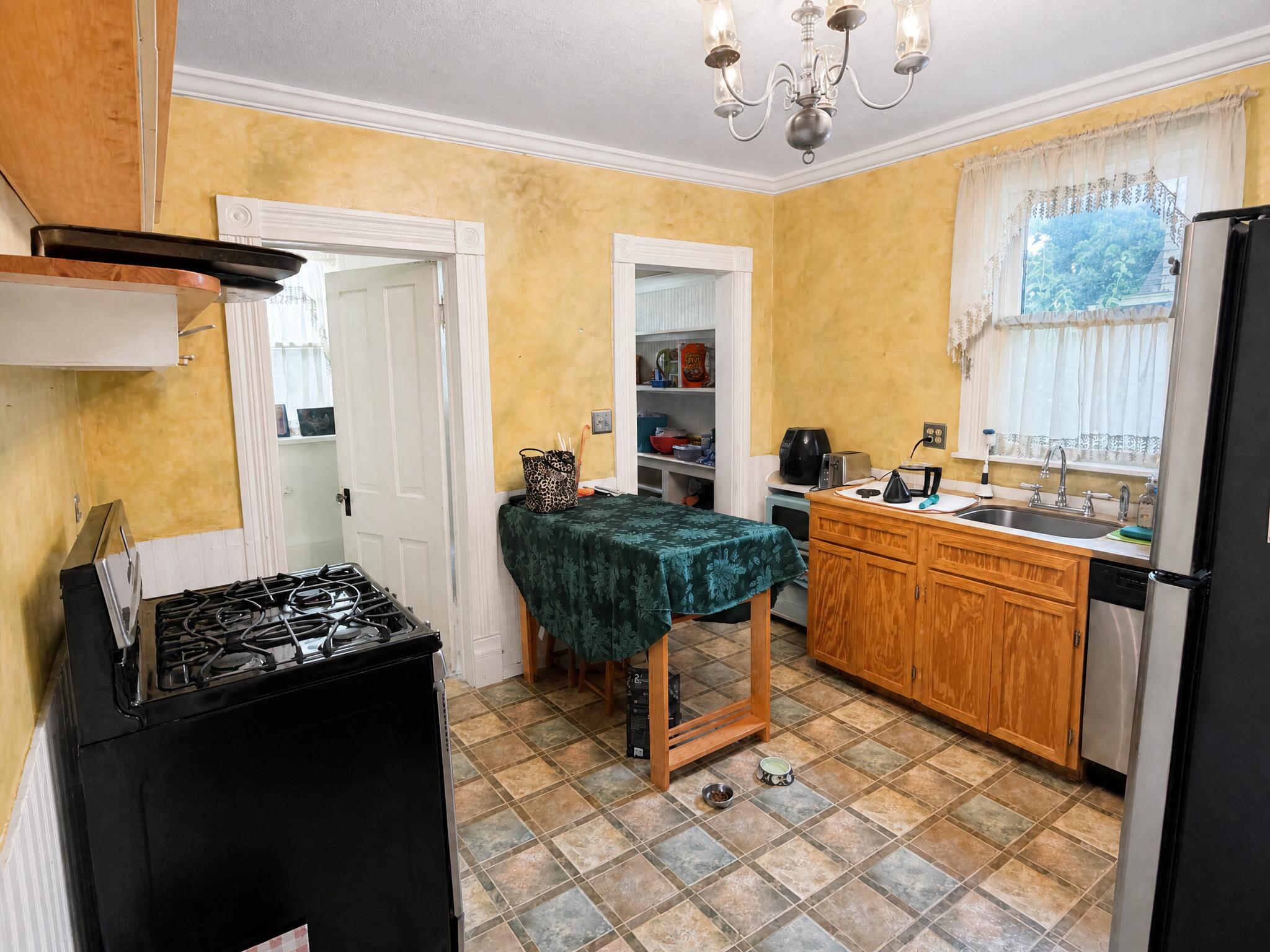 1123 South Maple Street Property Photo 9
