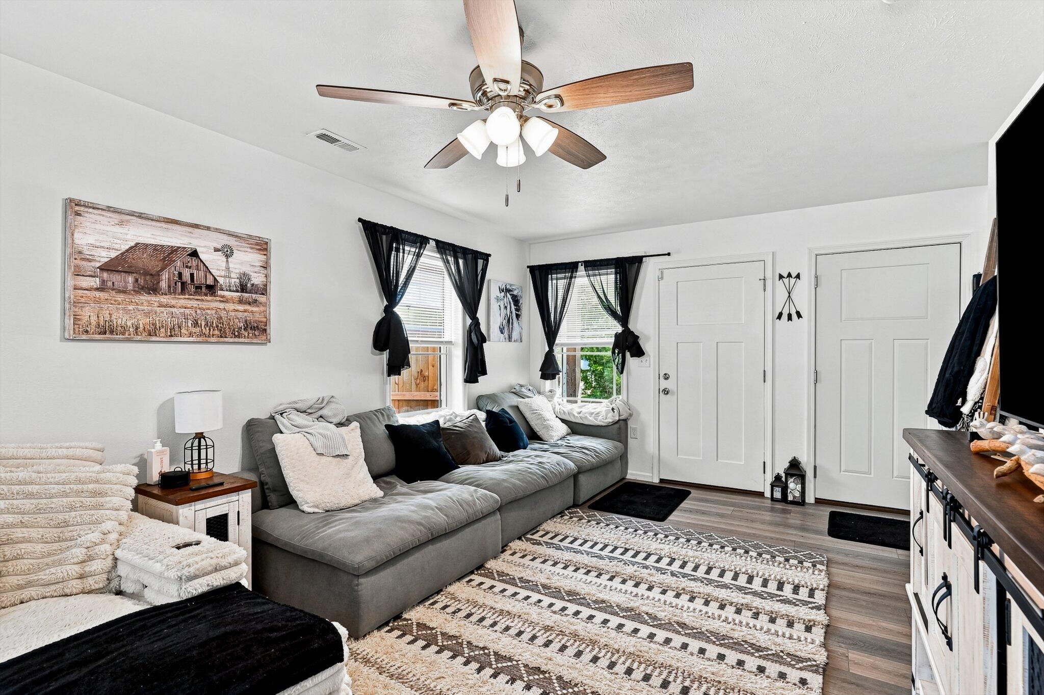 4071 White Oak Road Property Photo 3