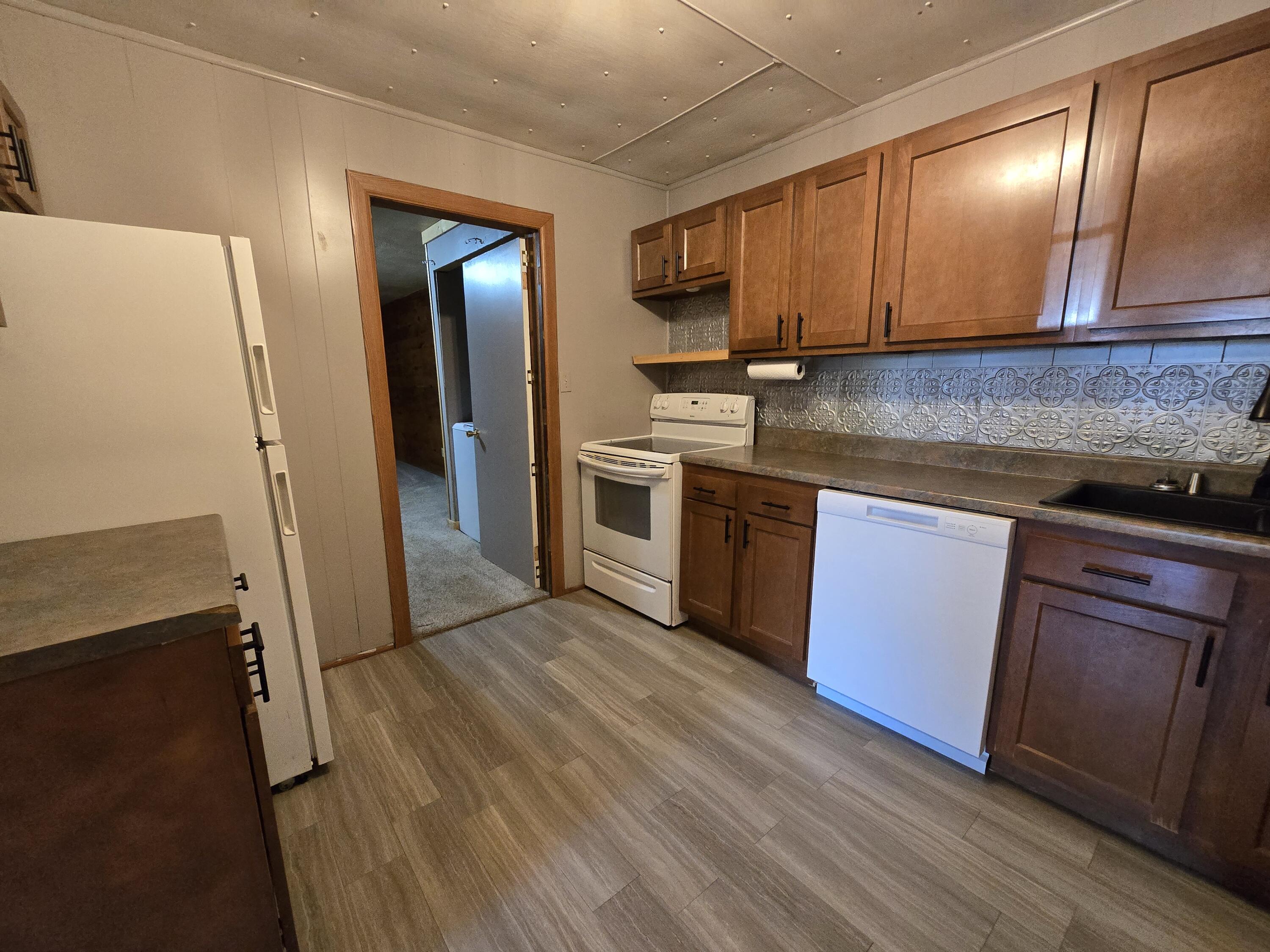 9008 Timber Drive Property Photo 10