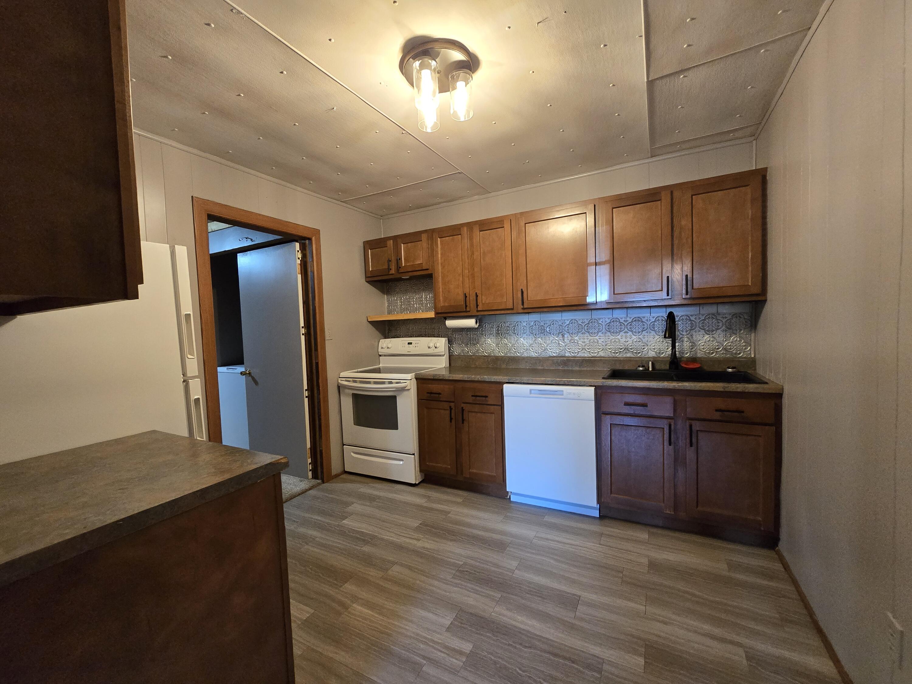 9008 Timber Drive Property Photo 11