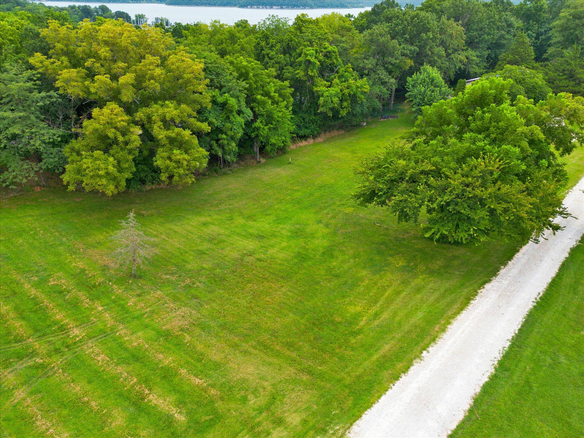 000 Rainbow Lane Property Photo 3