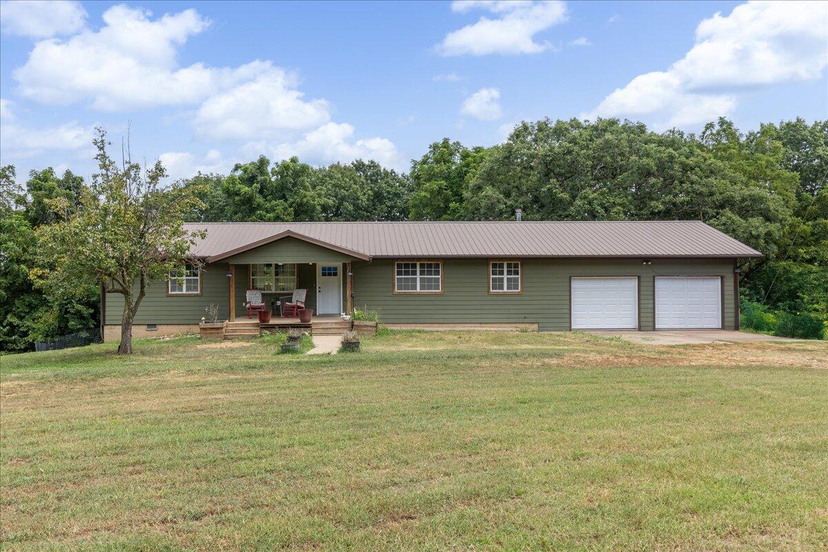 26480 Farm Road 1000 Property Photo 1