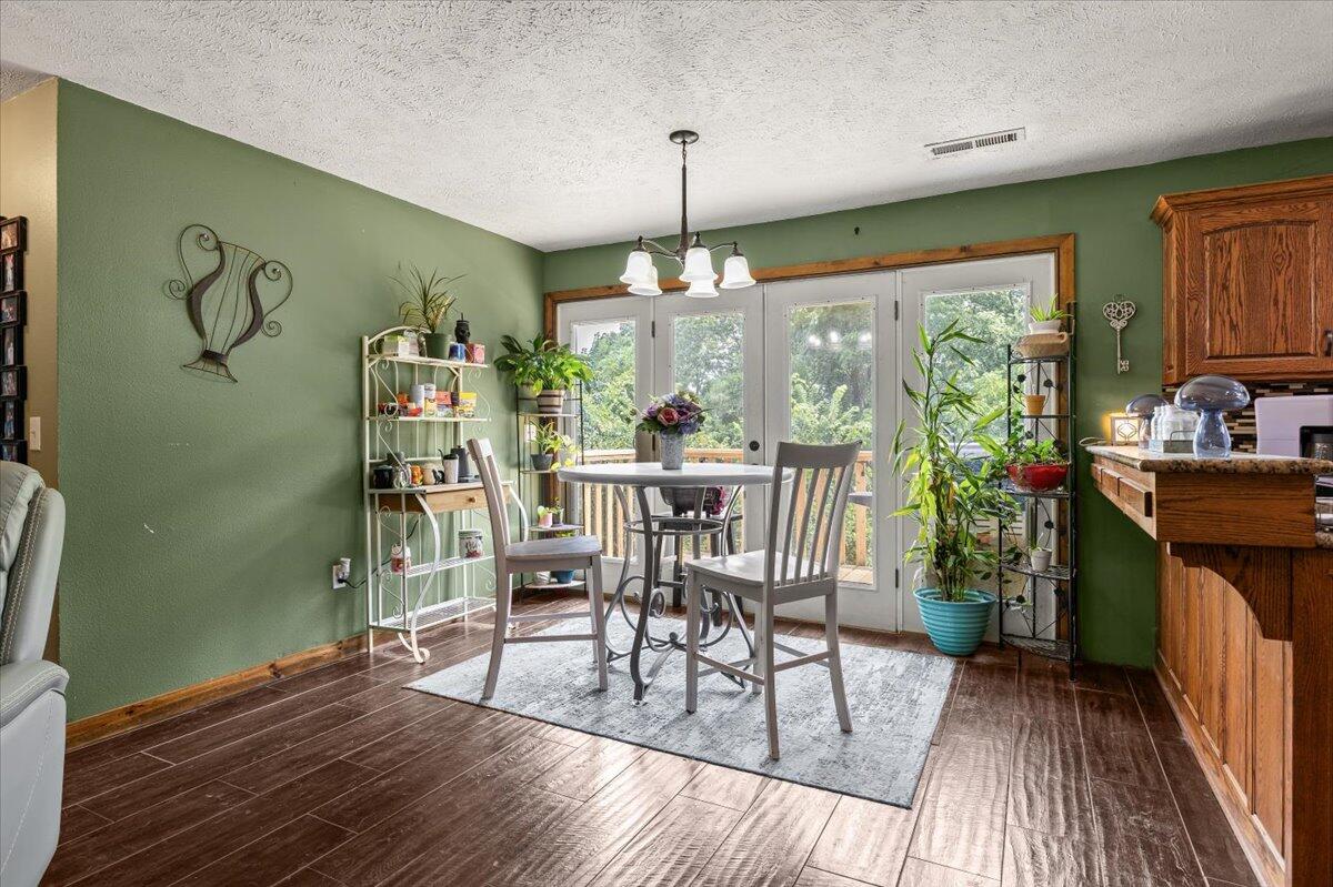 26480 Farm Road 1000 Property Photo 13