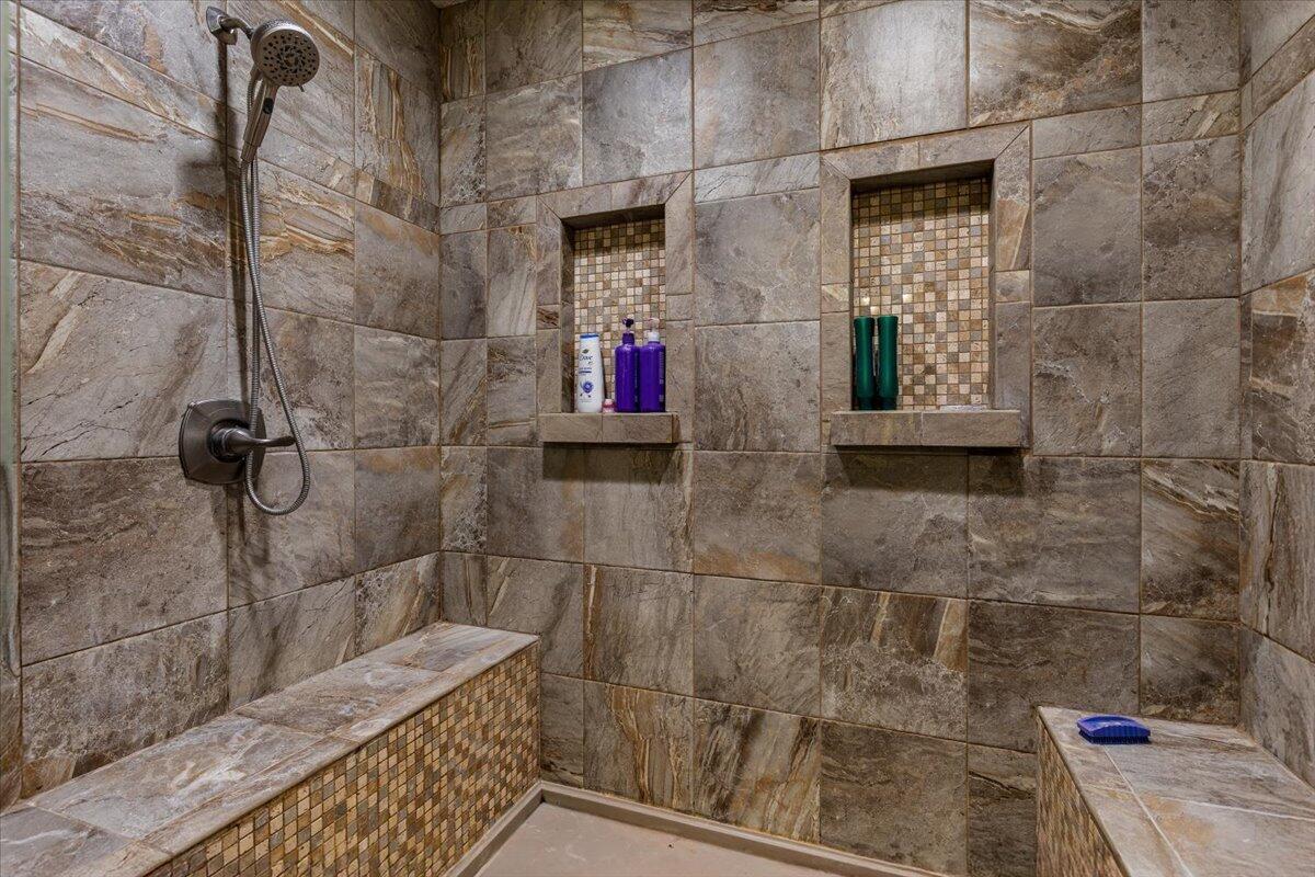26480 Farm Road 1000 Property Photo 24