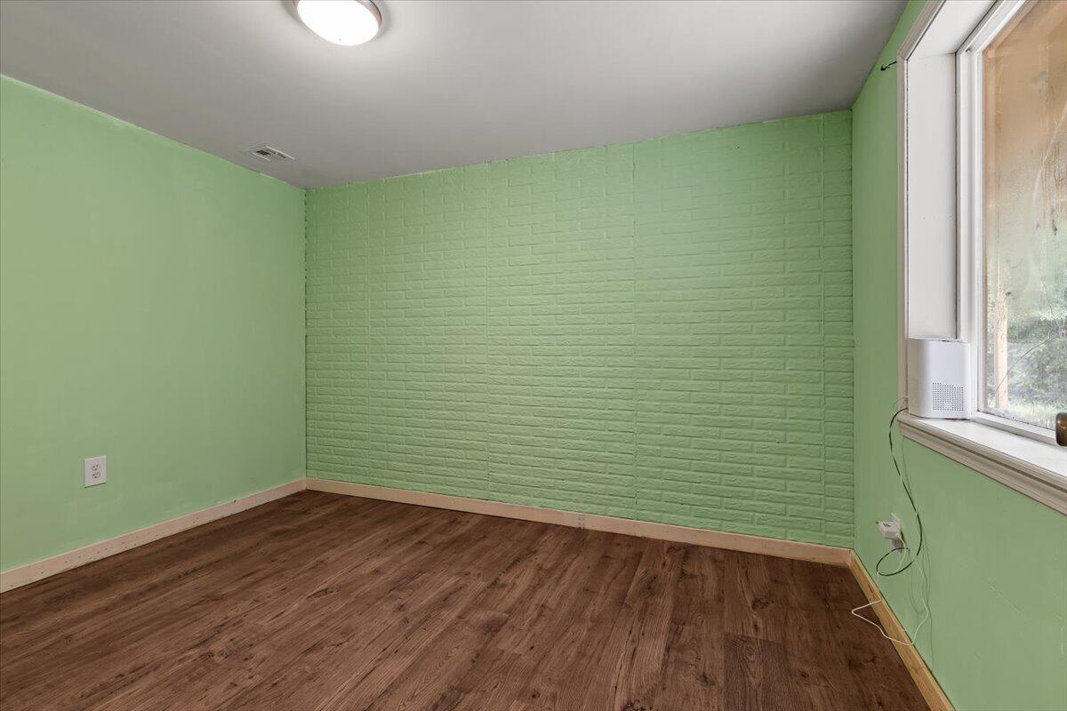 26480 Farm Road 1000 Property Photo 27