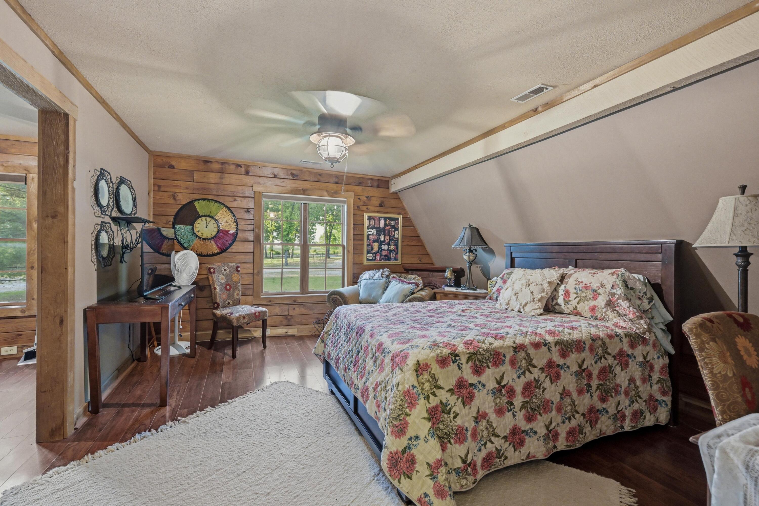 10613 And 10633 Poppy Drive Property Photo 26