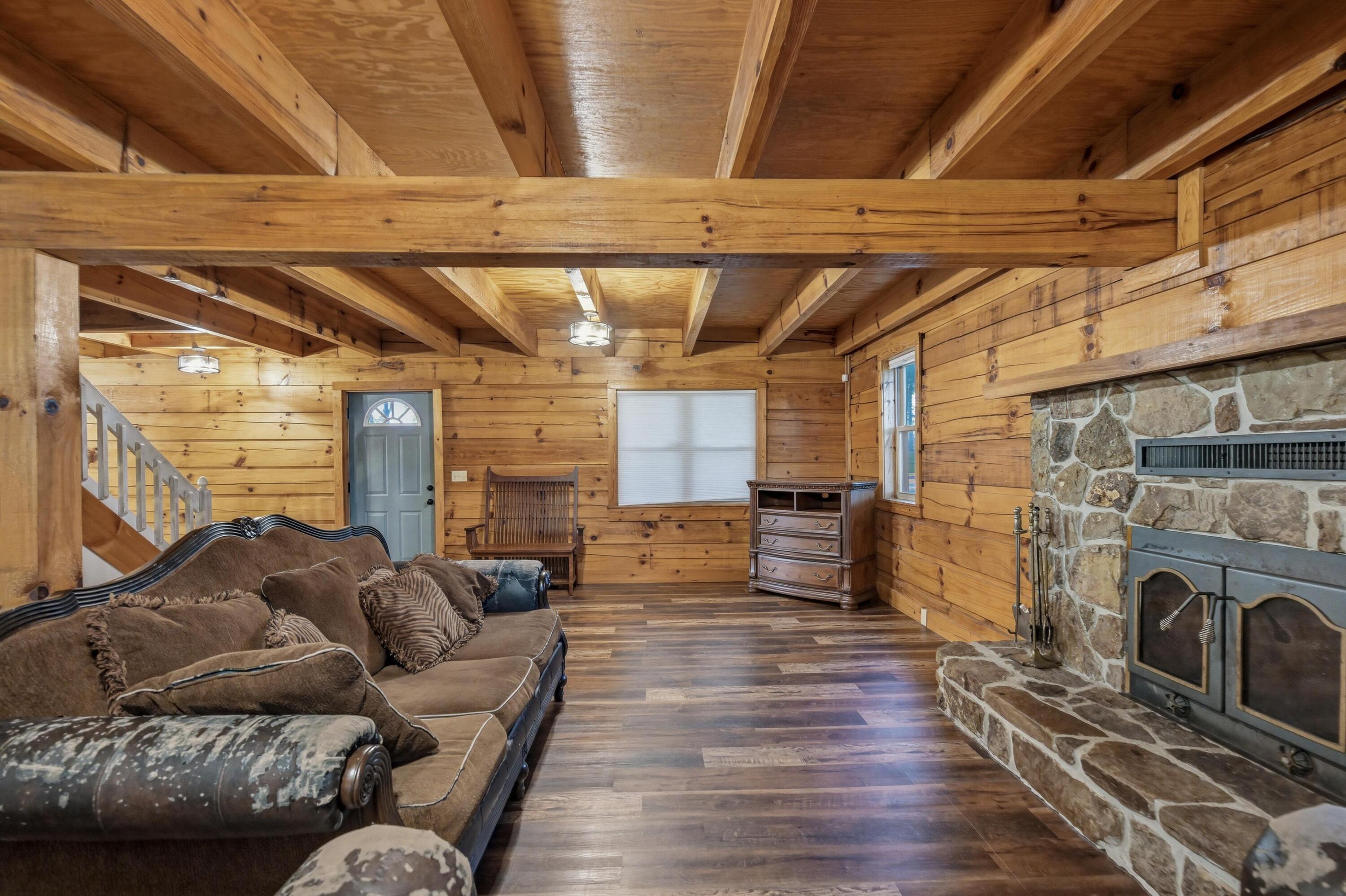 10613 And 10633 Poppy Drive Property Photo 40