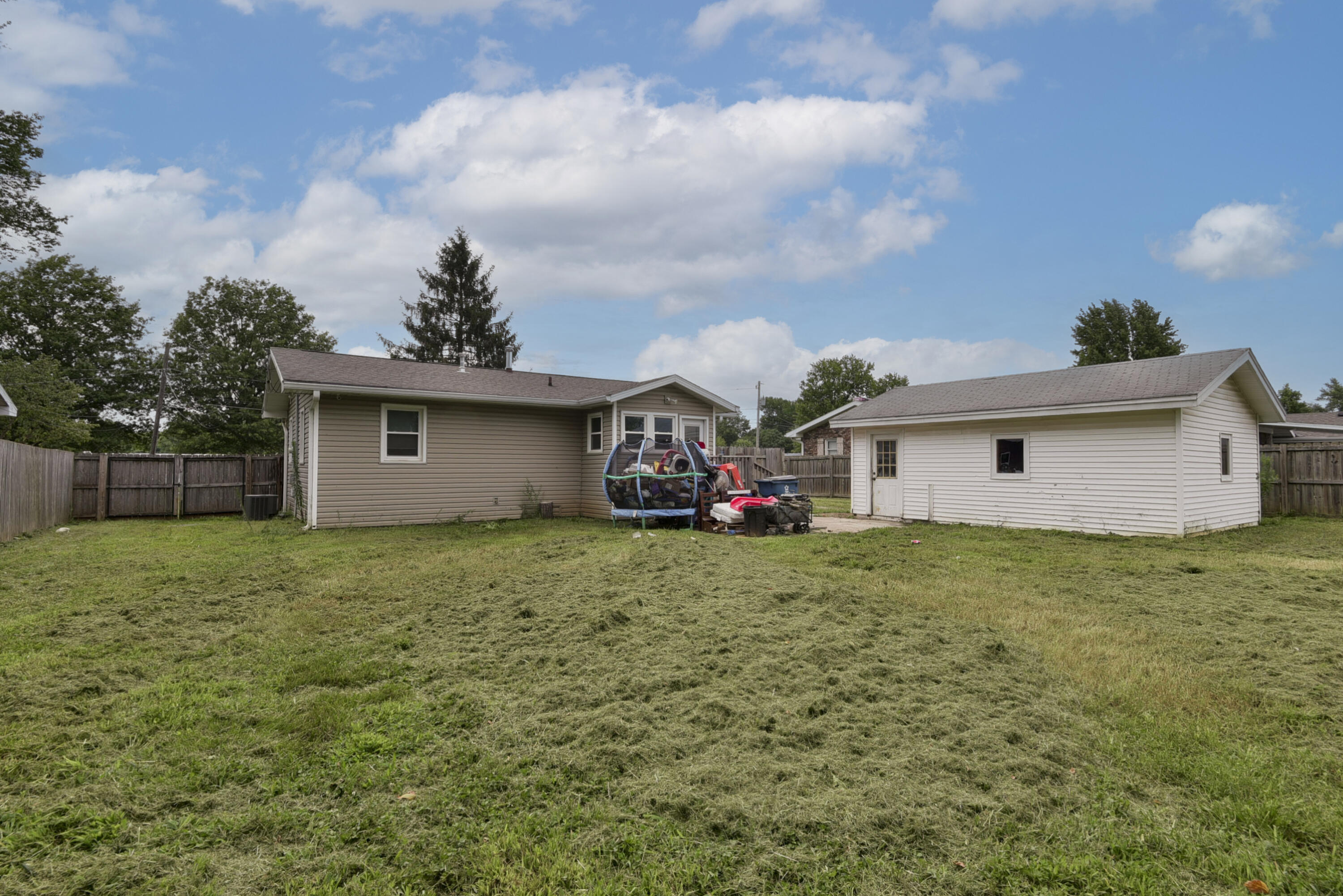 604 North Meteor Avenue Property Photo 13
