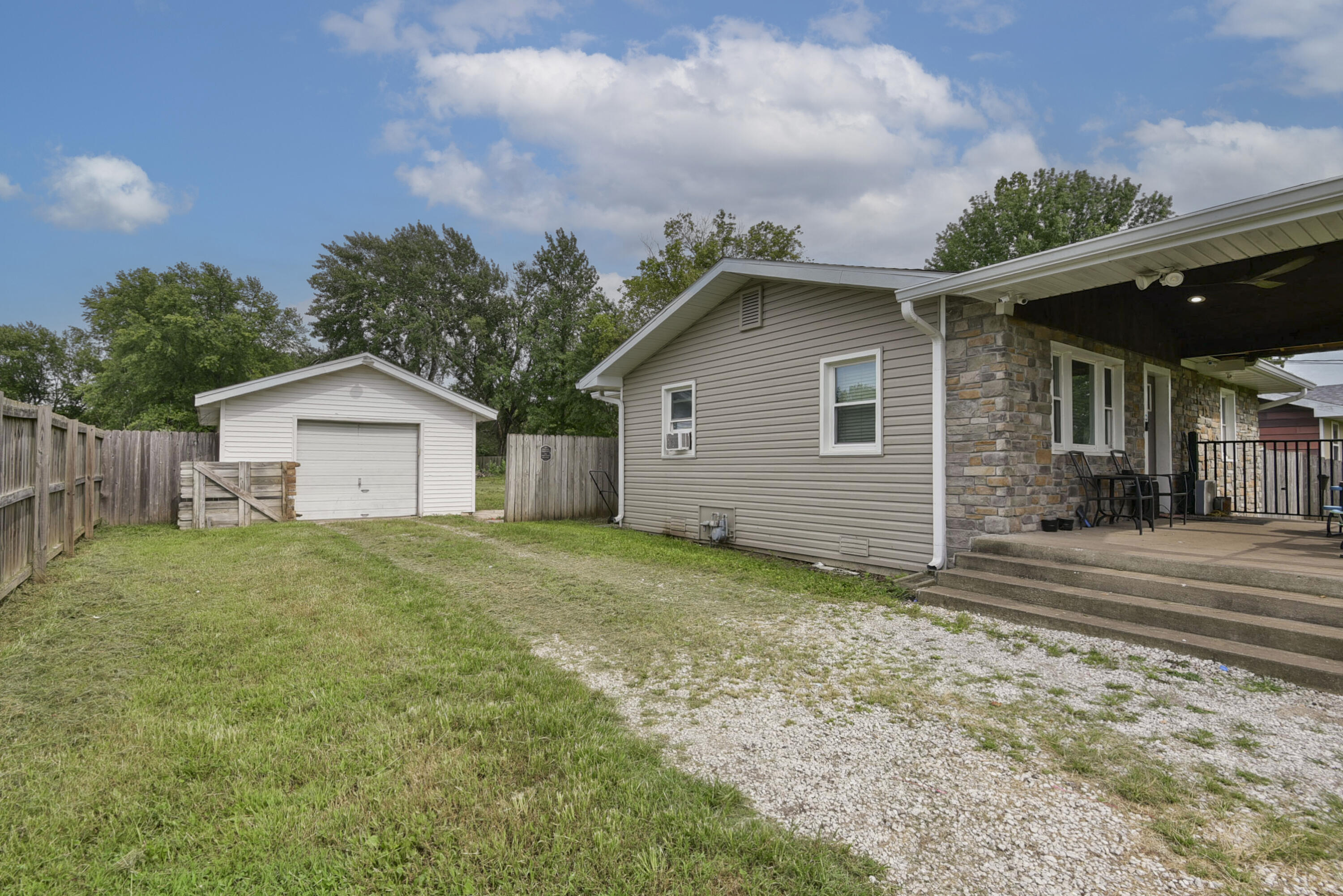 604 North Meteor Avenue Property Photo 14