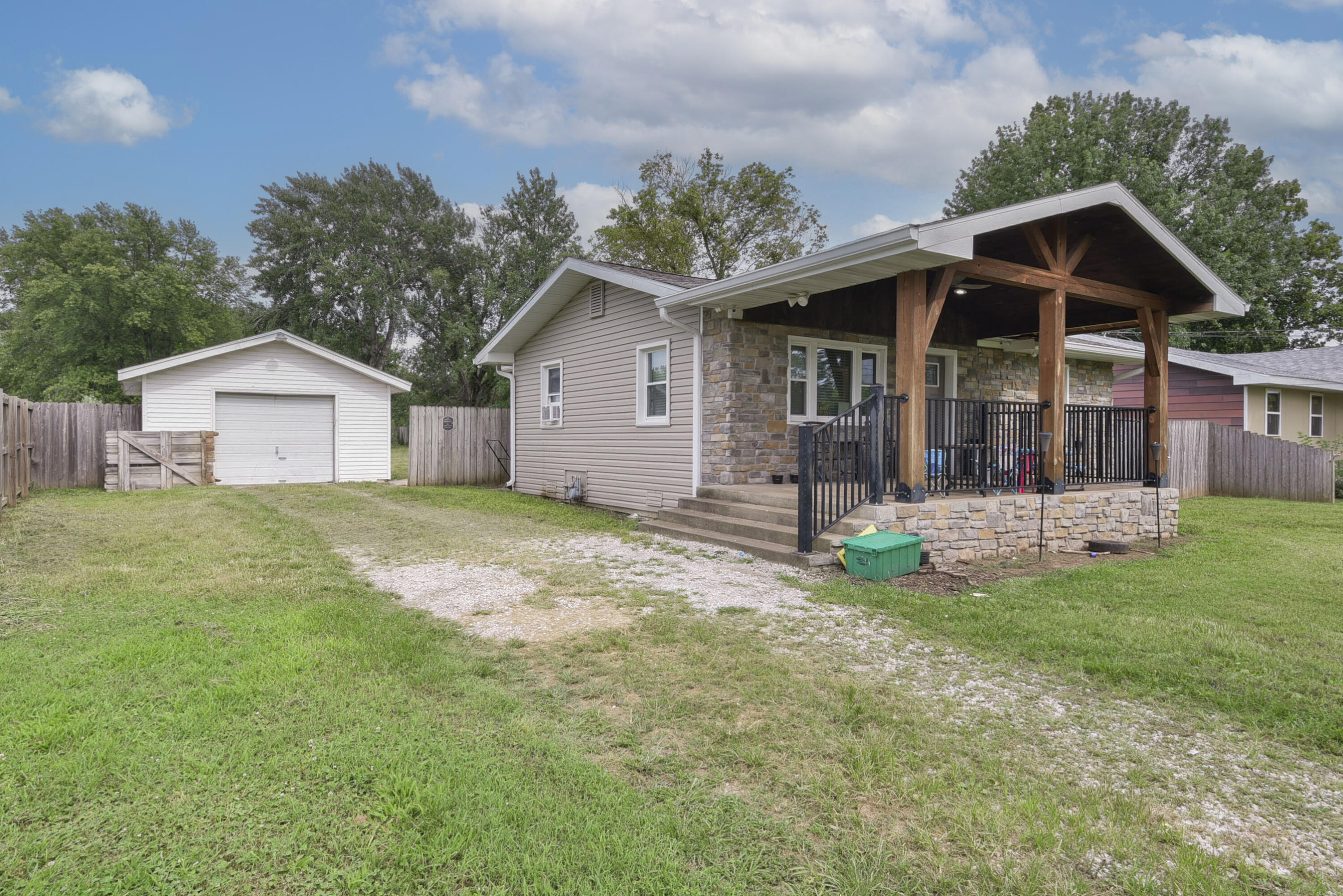 604 North Meteor Avenue Property Photo 15