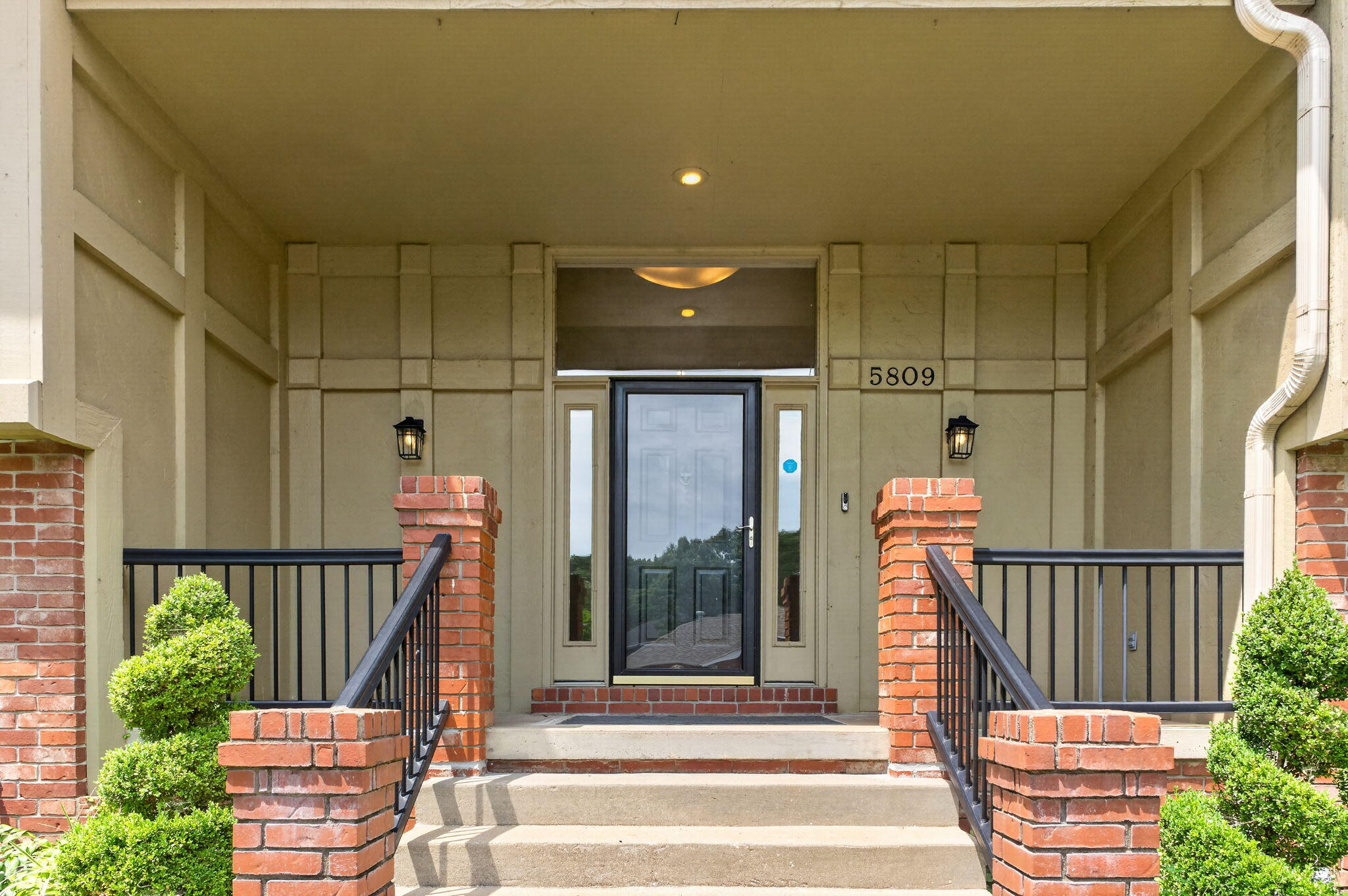 5809 South Clay Avenue Property Photo 4