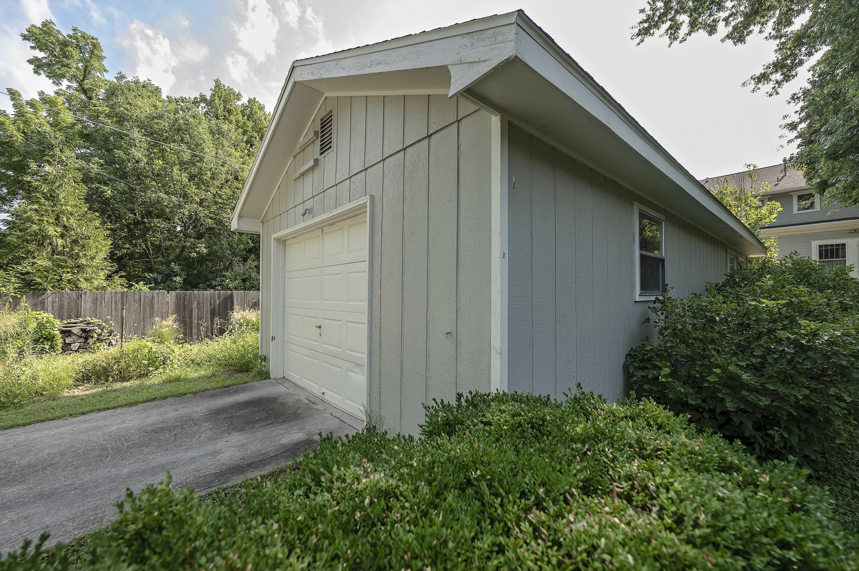941 South Pickwick Avenue Property Photo 35