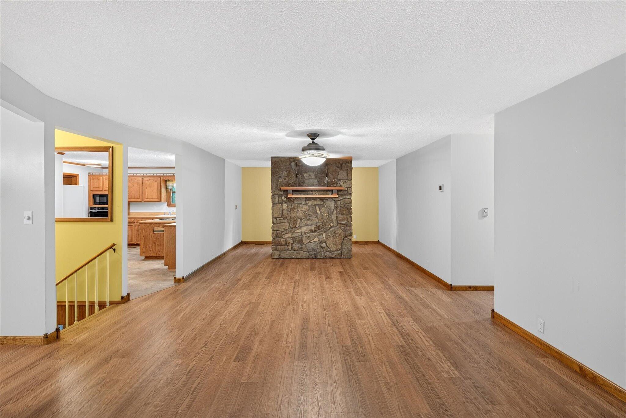 1054 East Preston Lane Property Photo 8