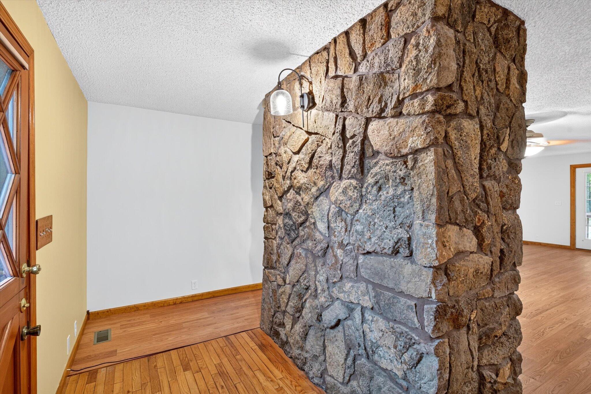 1054 East Preston Lane Property Photo 11