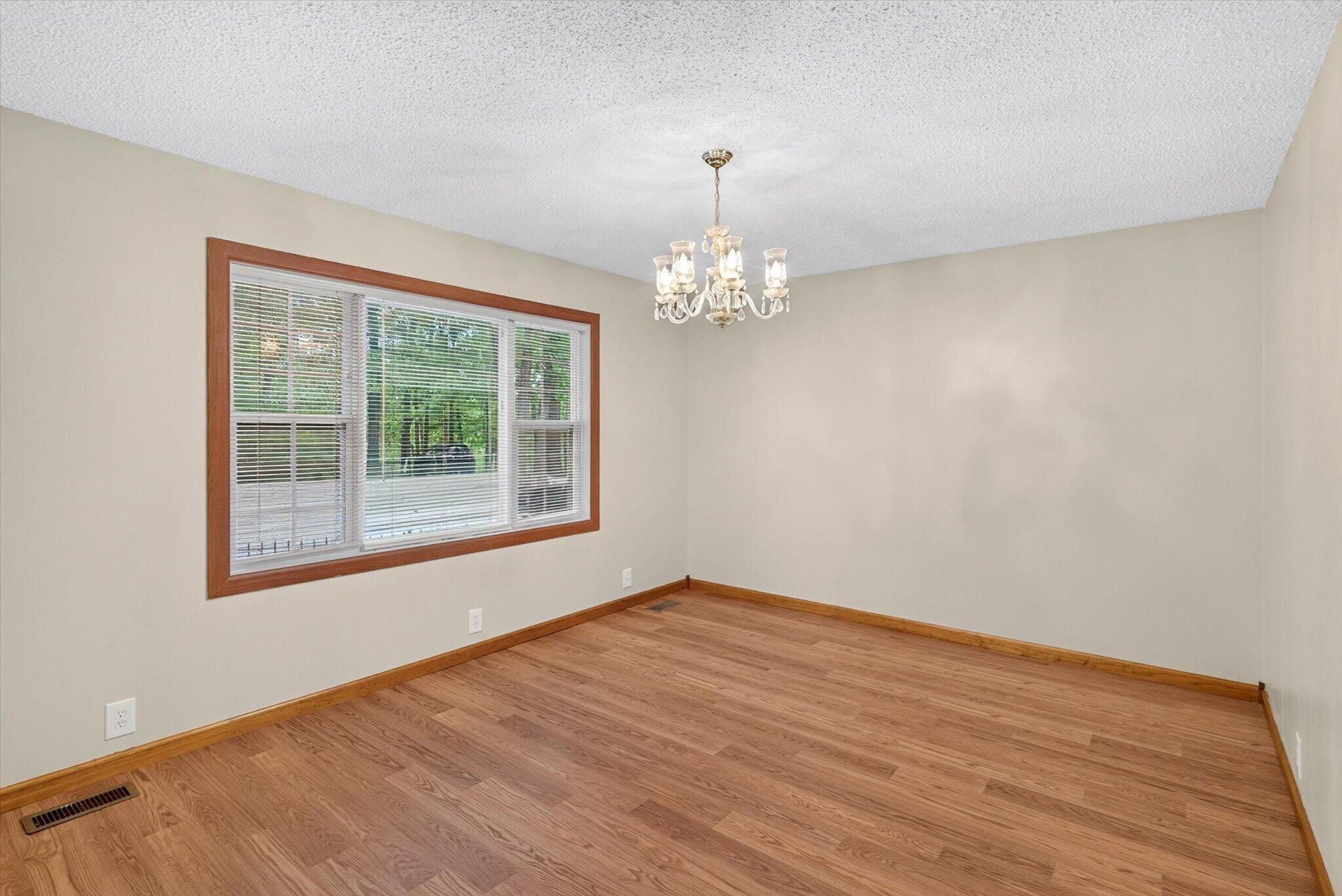 1054 East Preston Lane Property Photo 15