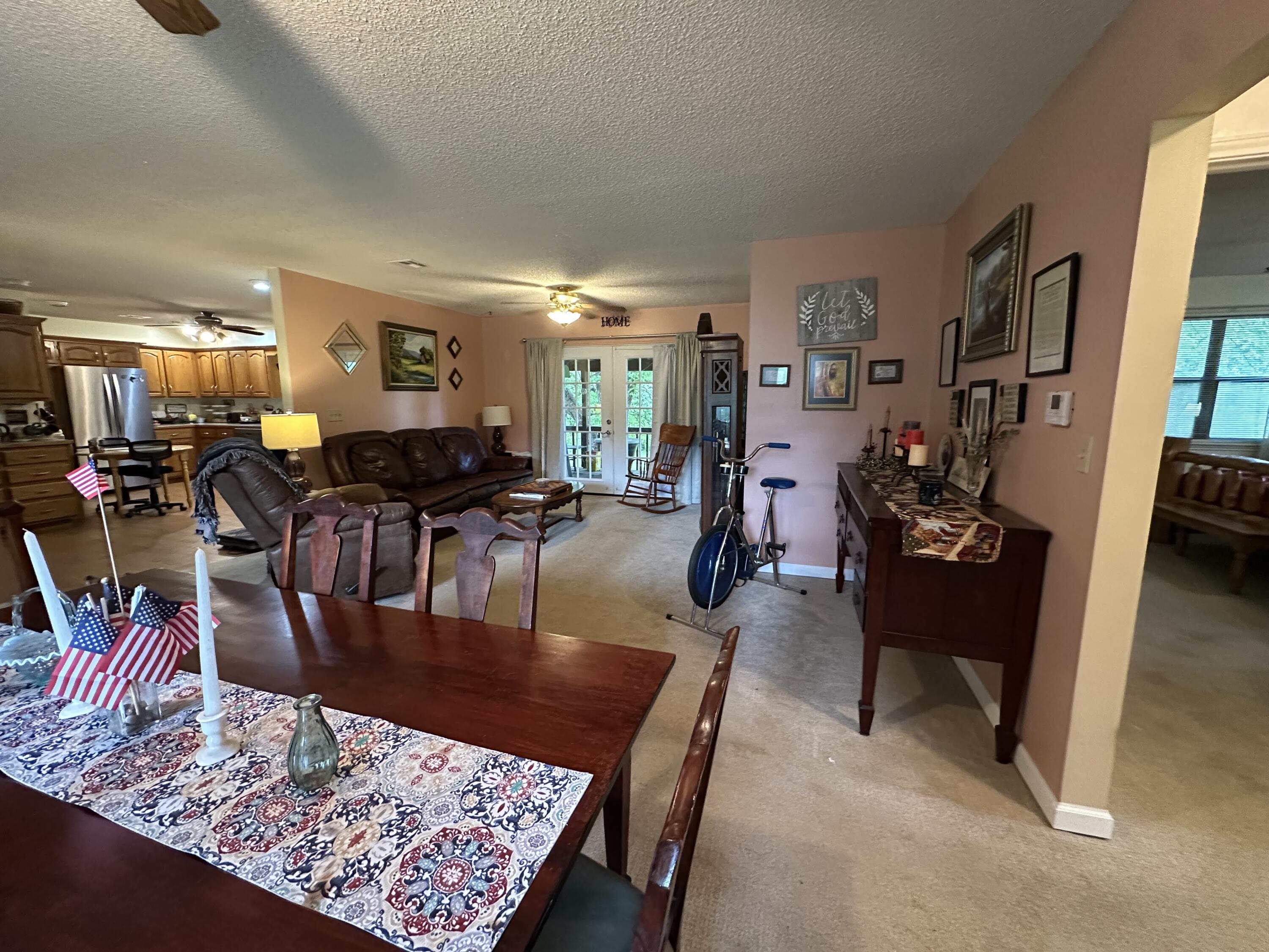 122 Riverview Drive Property Photo 3