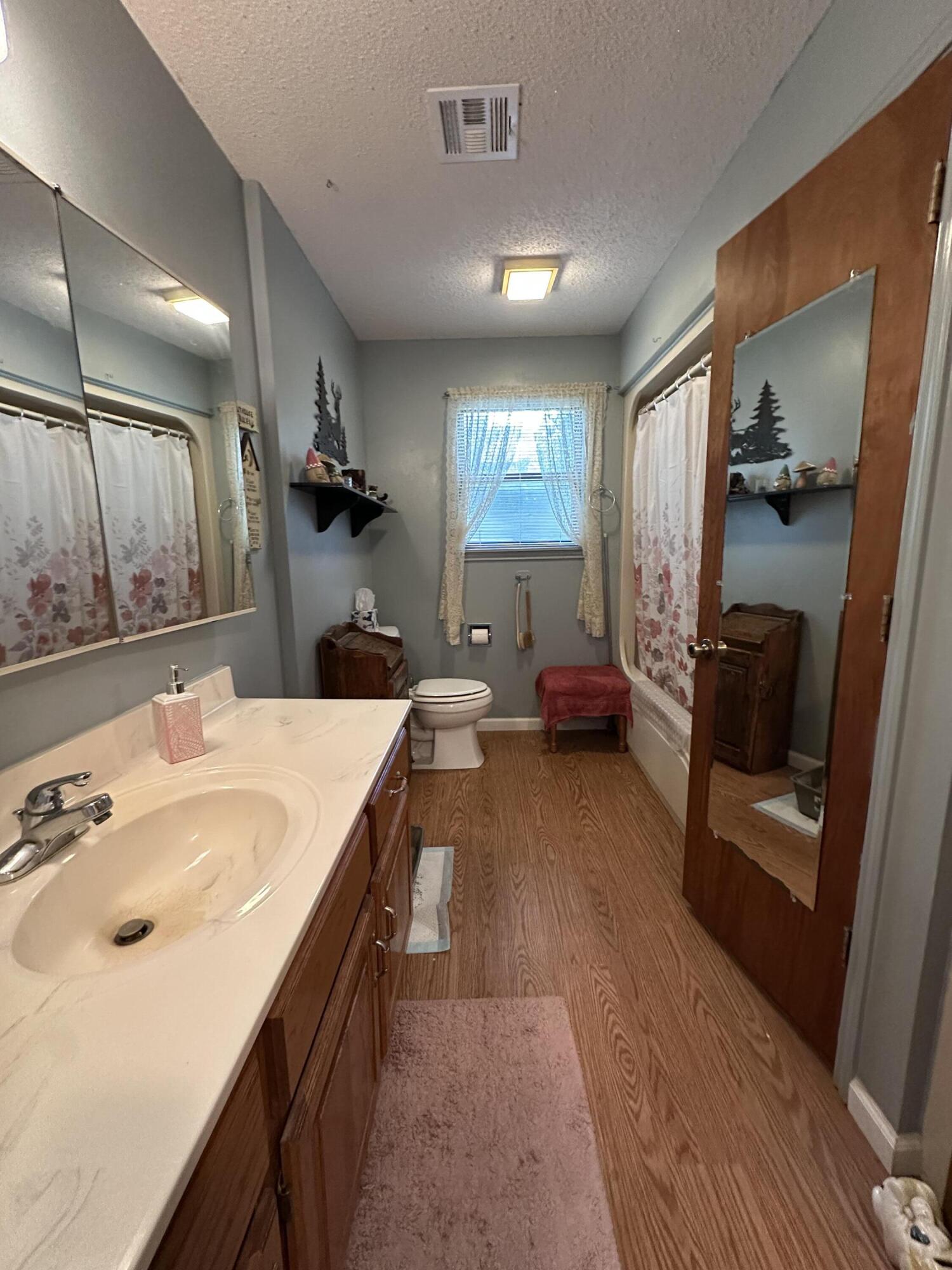 122 Riverview Drive Property Photo 10