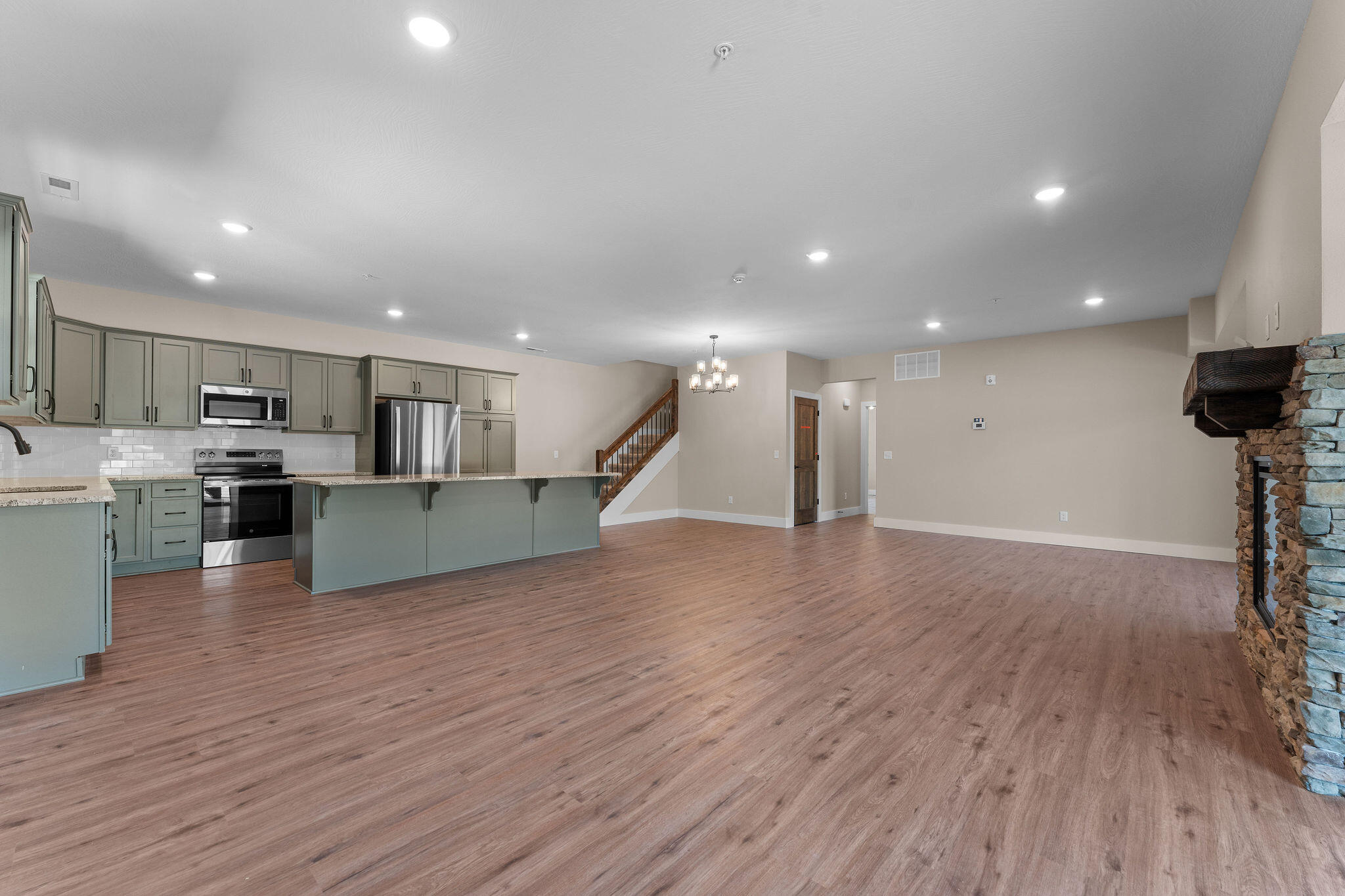 120 Pavilion Court Property Photo 3