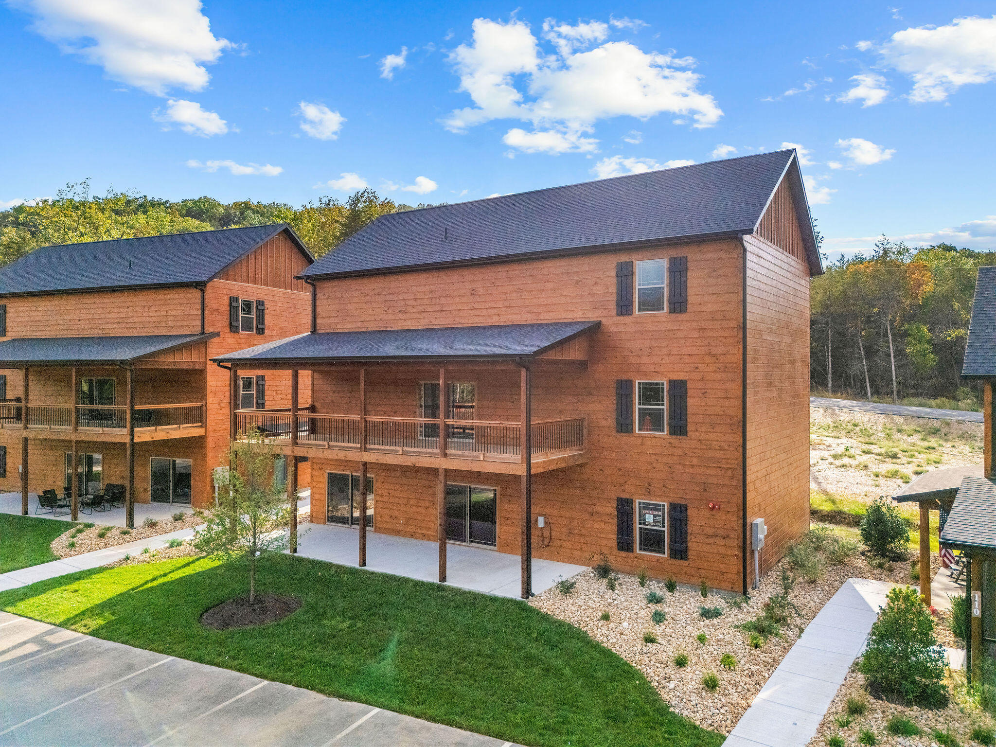 120 Pavilion Court Property Photo 3