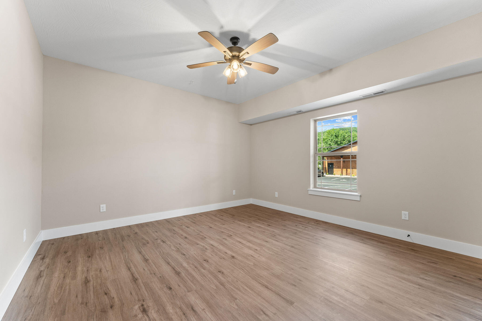 120 Pavilion Court Property Photo 17