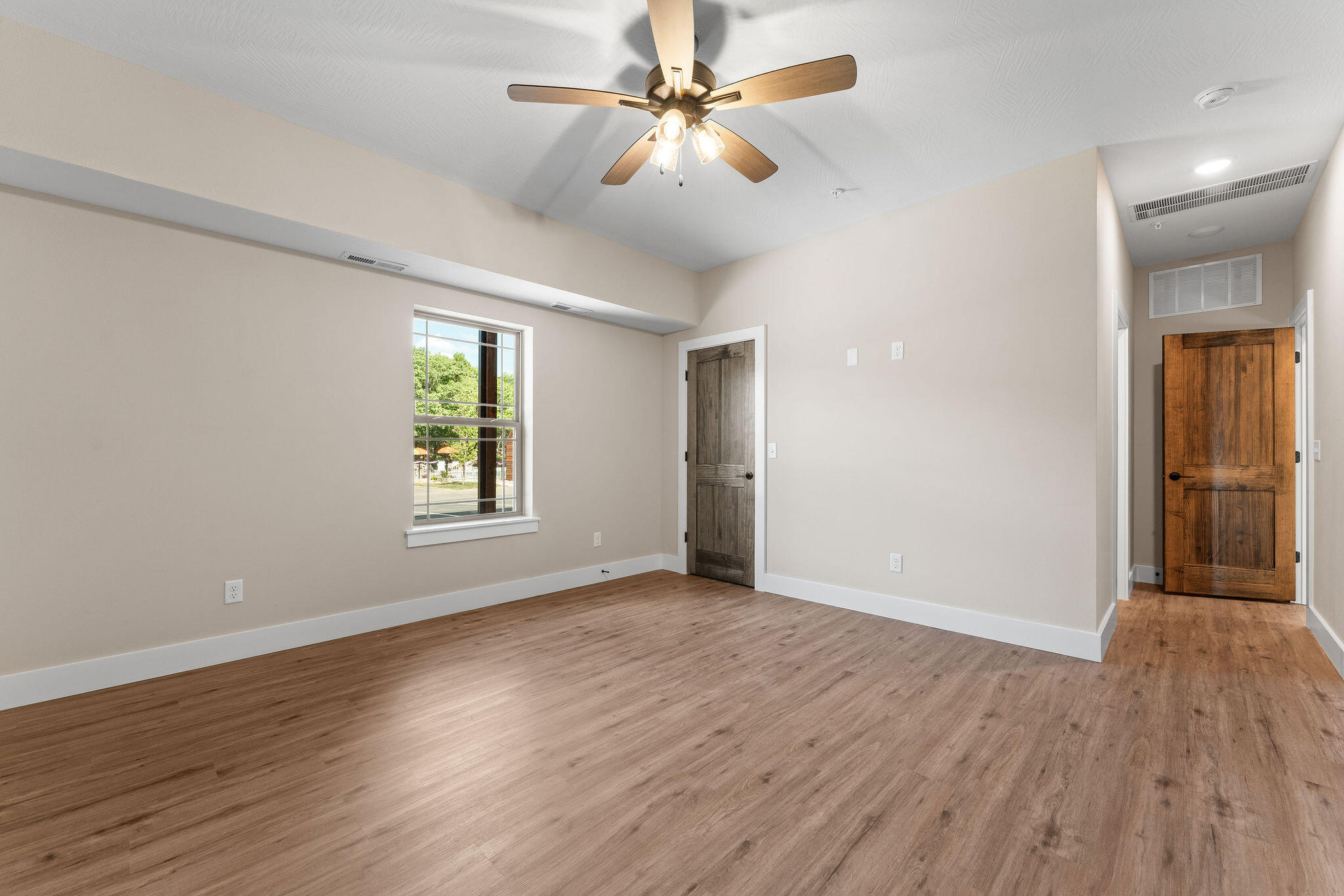 120 Pavilion Court Property Photo 18