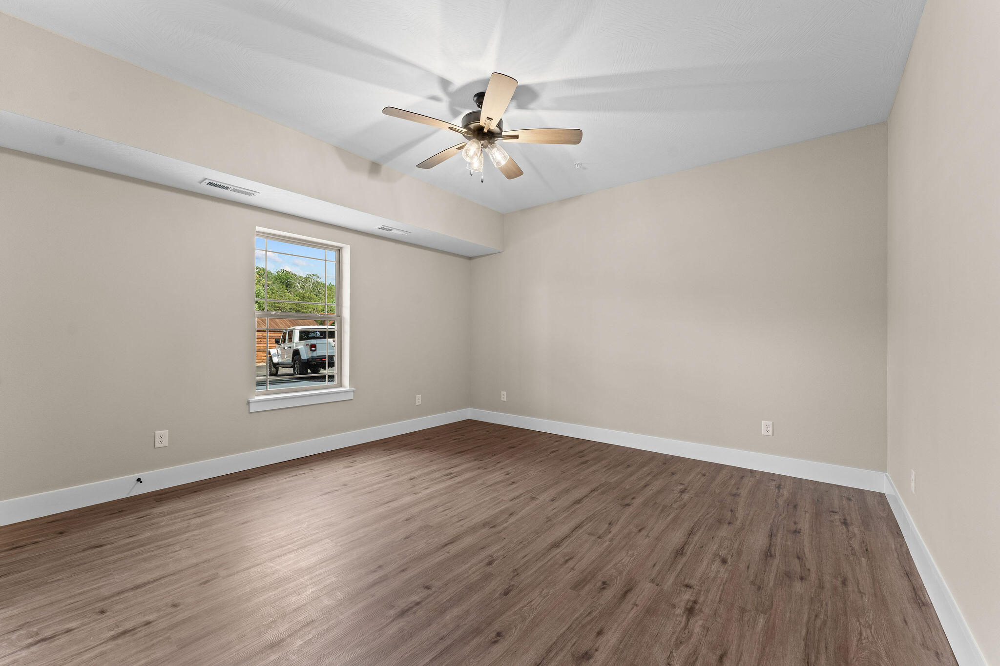 130 Pavilion Court Property Photo 16
