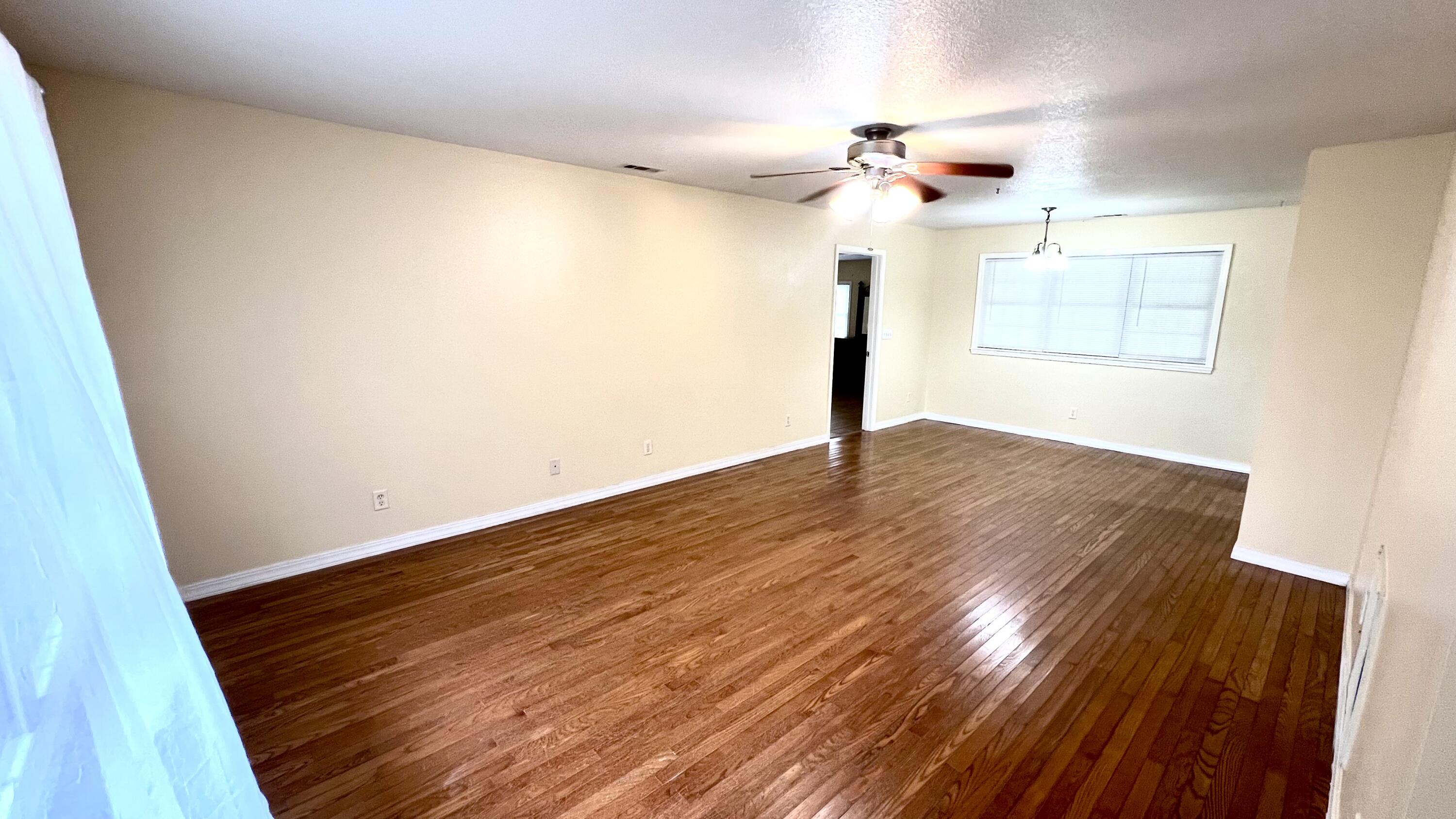 502 West County Street Property Photo 10