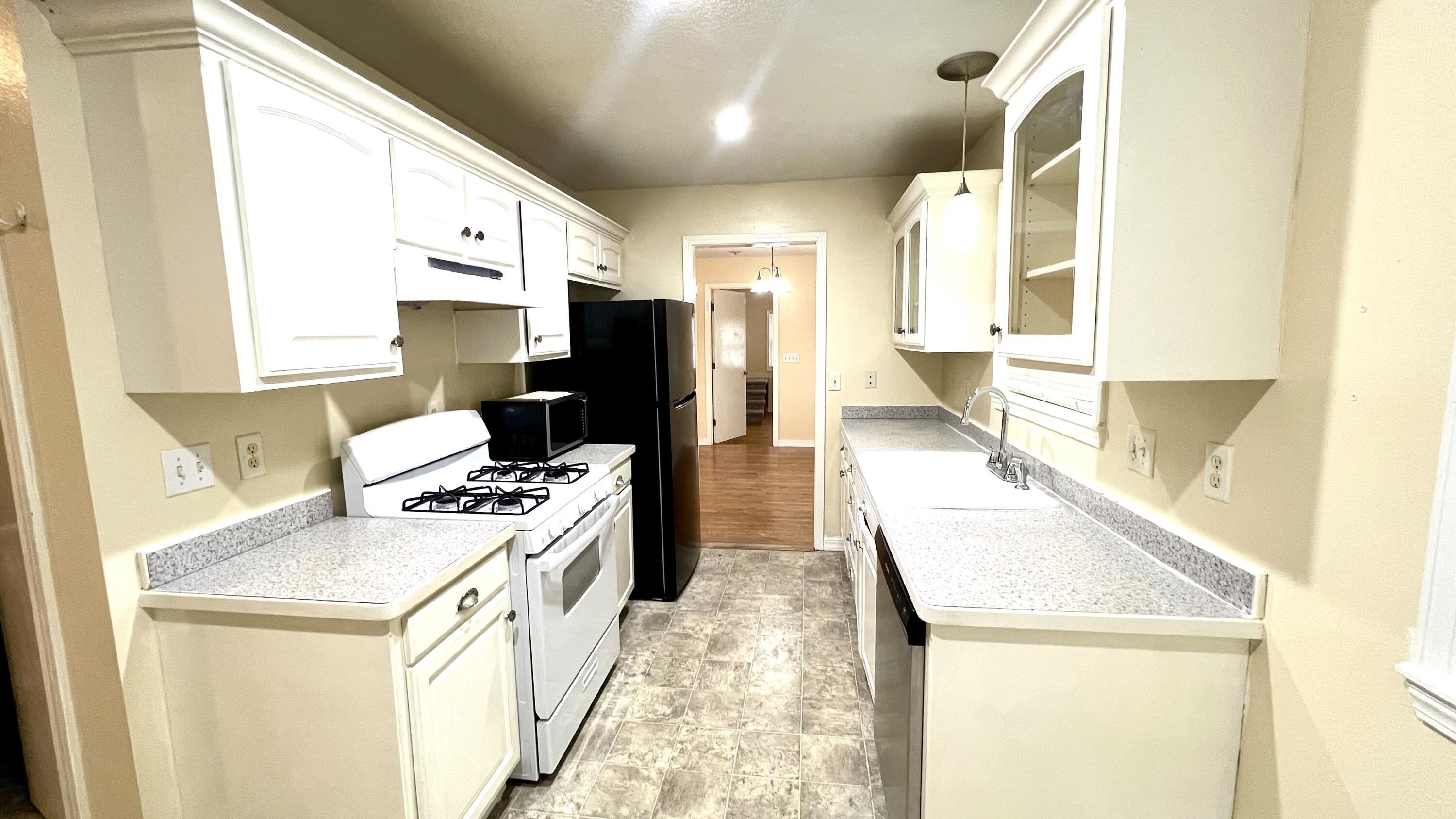 502 West County Street Property Photo 11