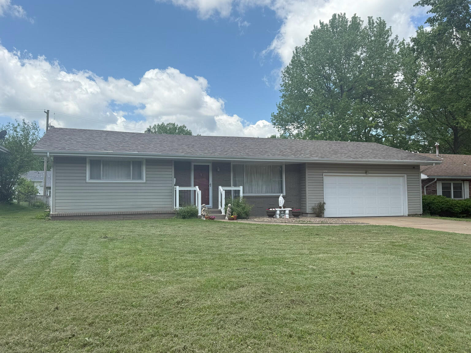 1909 South Nettleton Avenue Property Photo 1