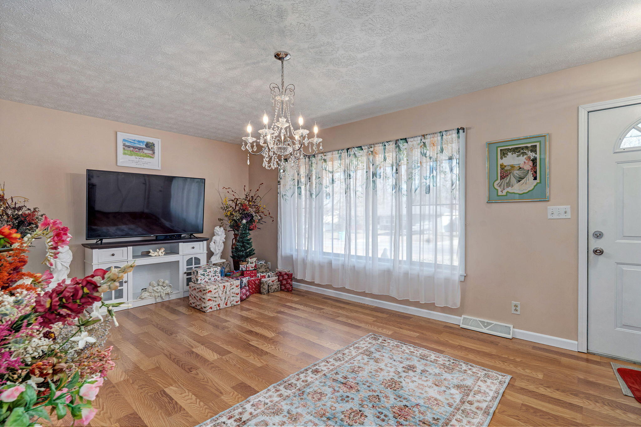 1909 South Nettleton Avenue Property Photo 3