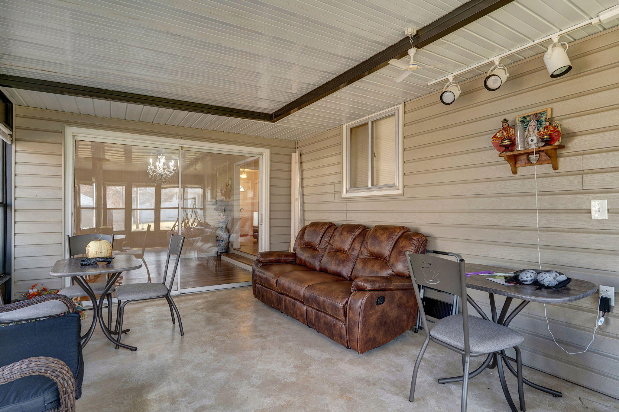 1909 South Nettleton Avenue Property Photo 20