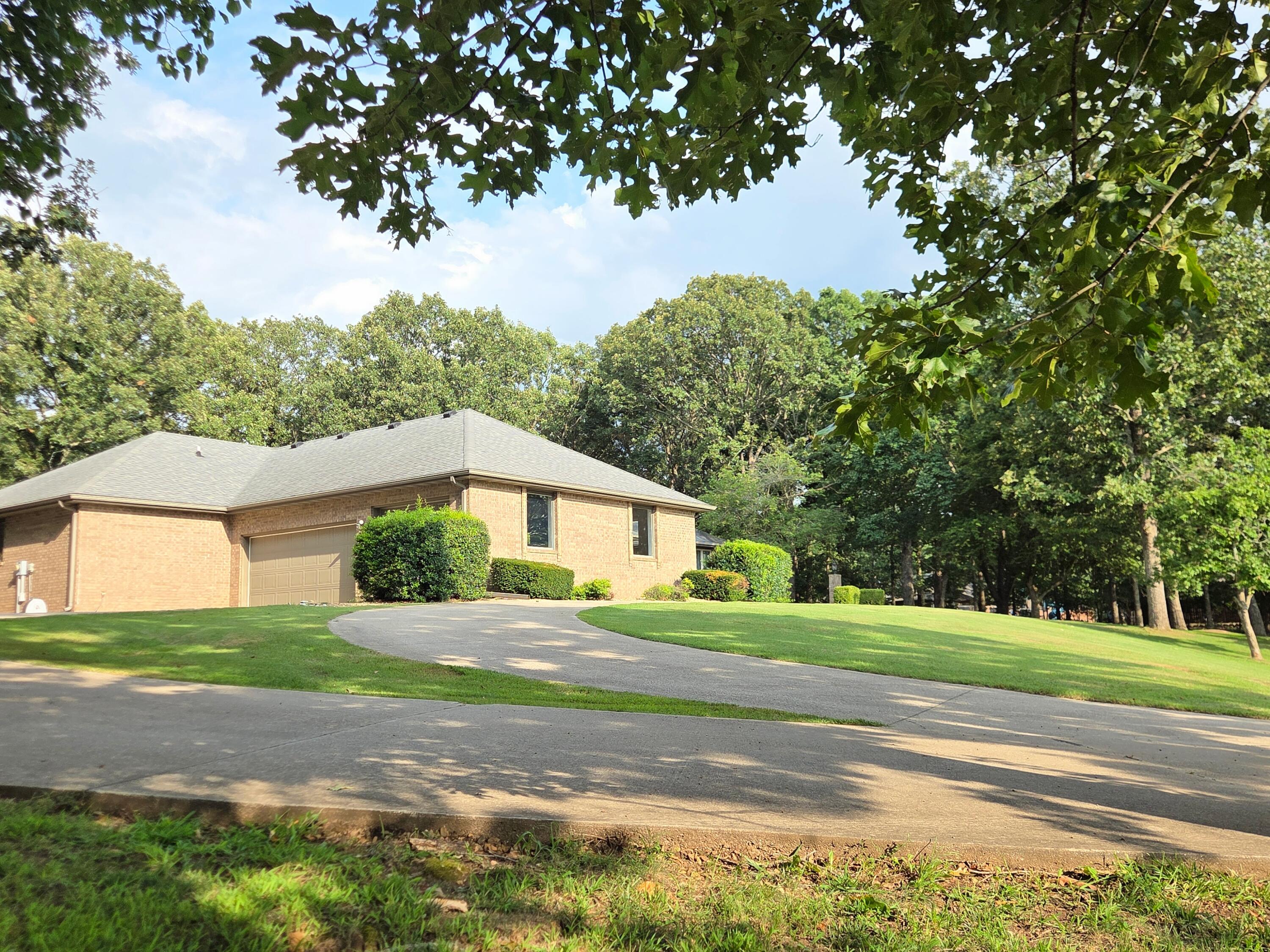 1738 Hawthorn Place Property Photo 7