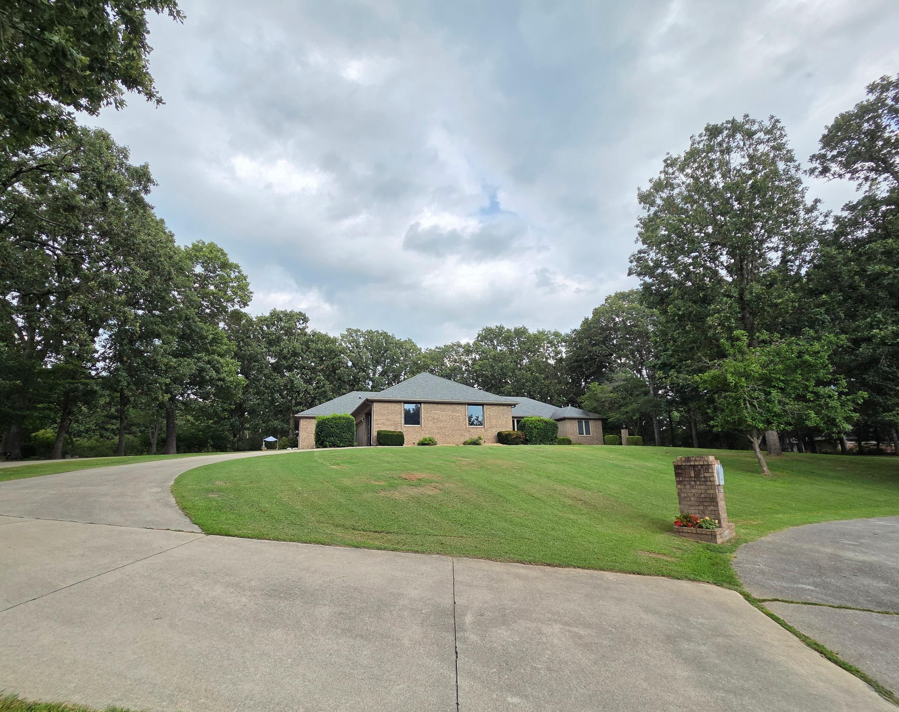 1738 Hawthorn Place Property Photo 16