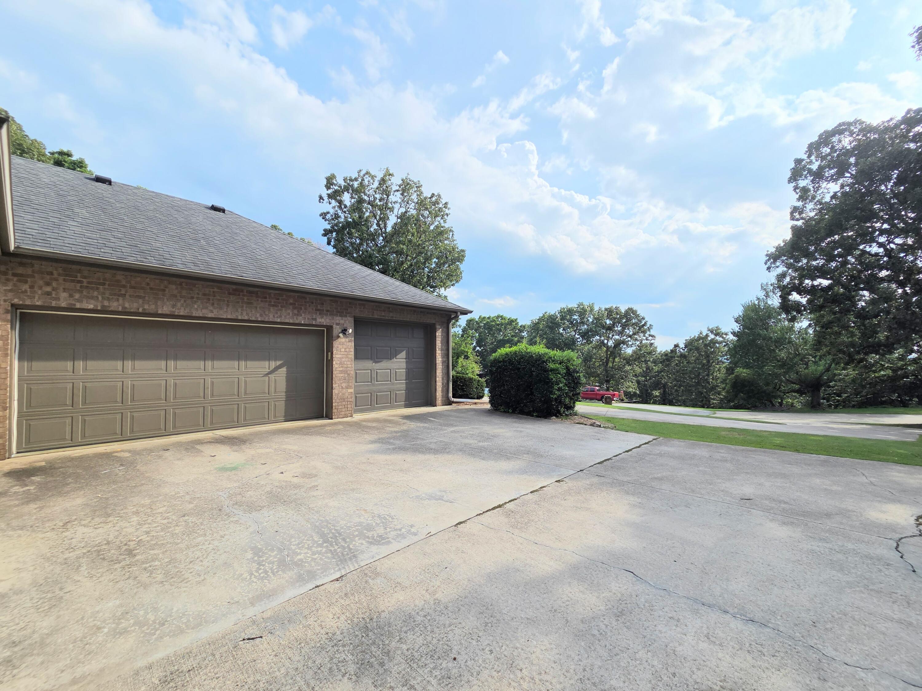 1738 Hawthorn Place Property Photo 18