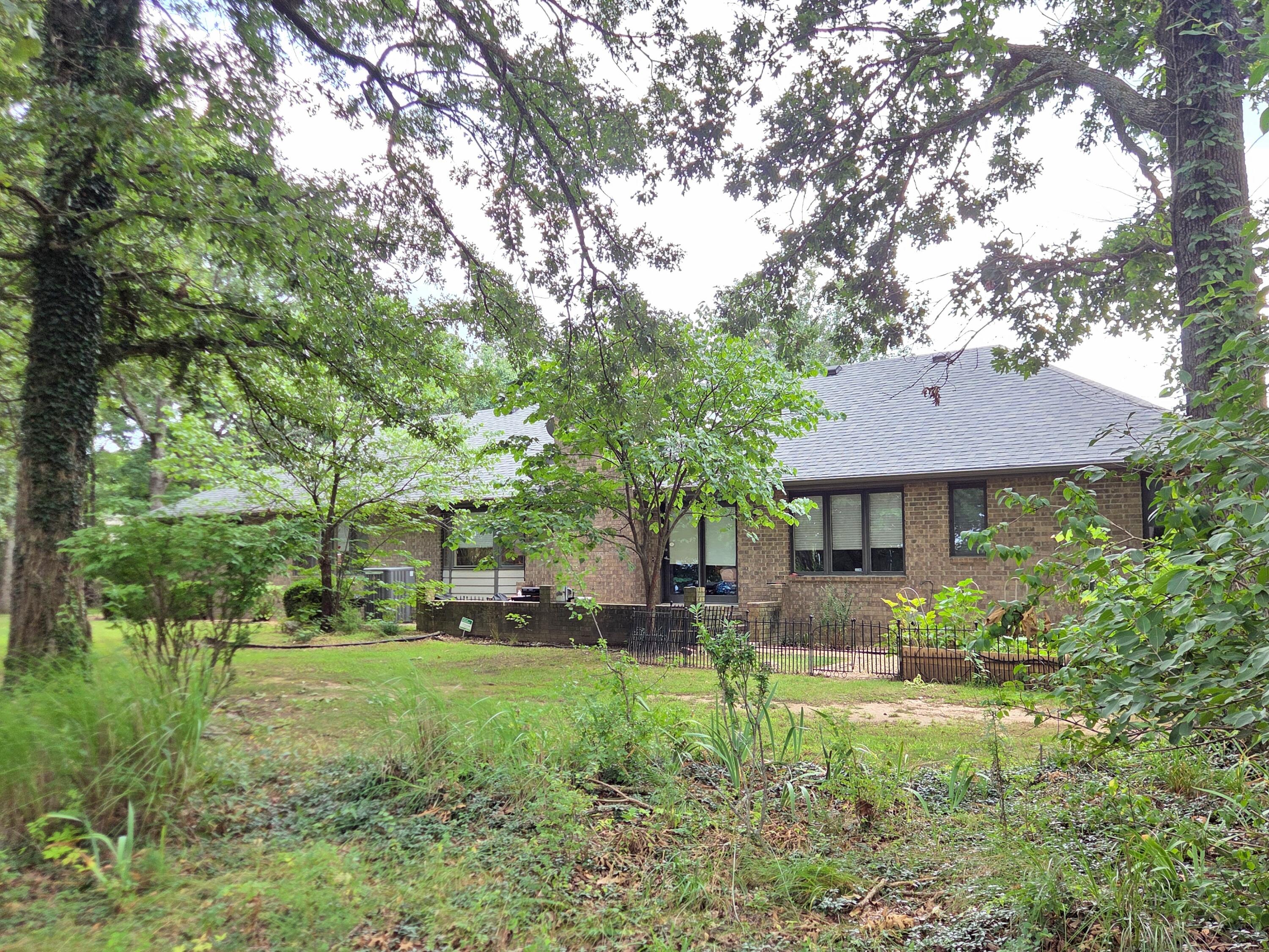 1738 Hawthorn Place Property Photo 26