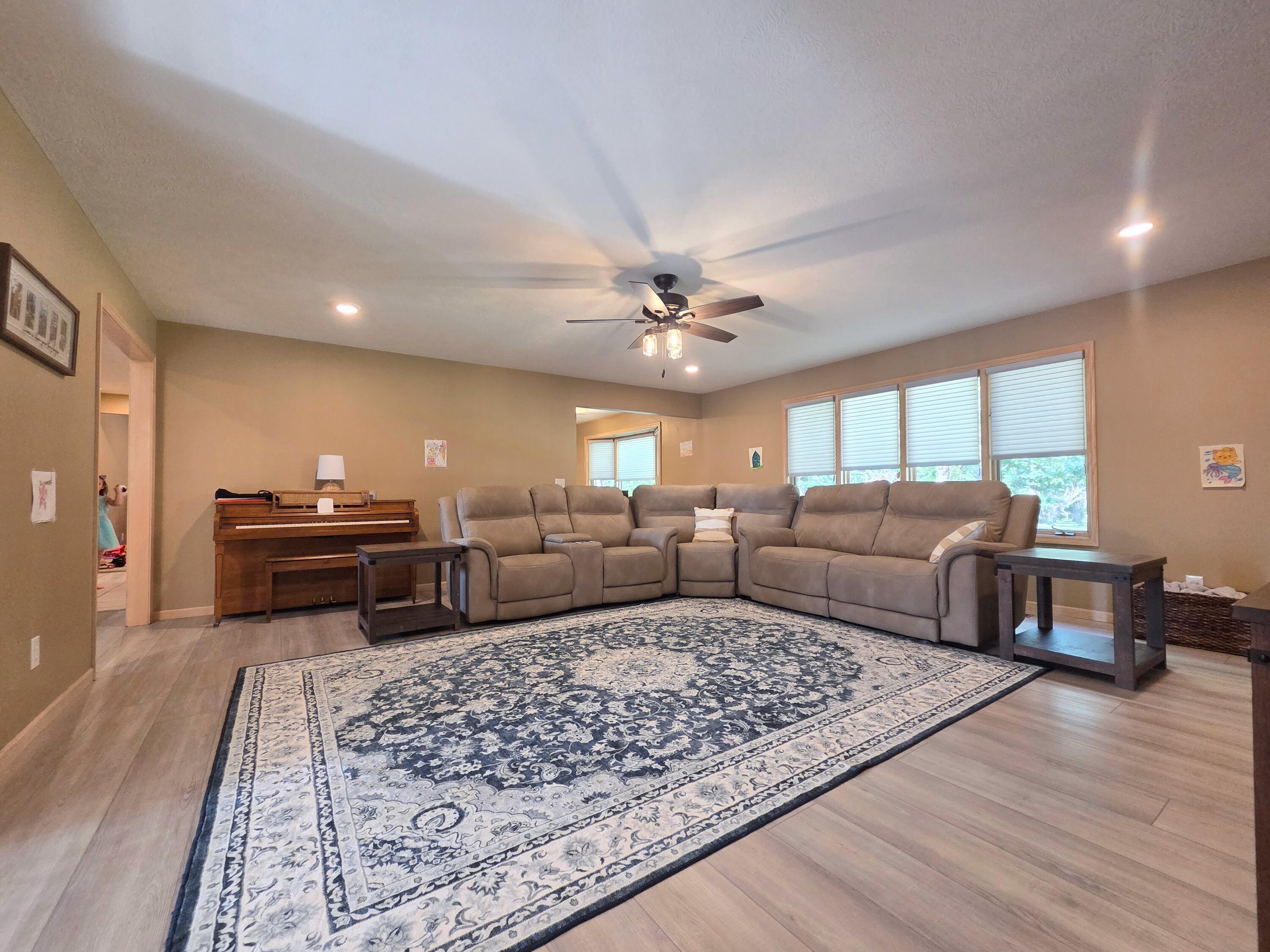 1738 Hawthorn Place Property Photo 41