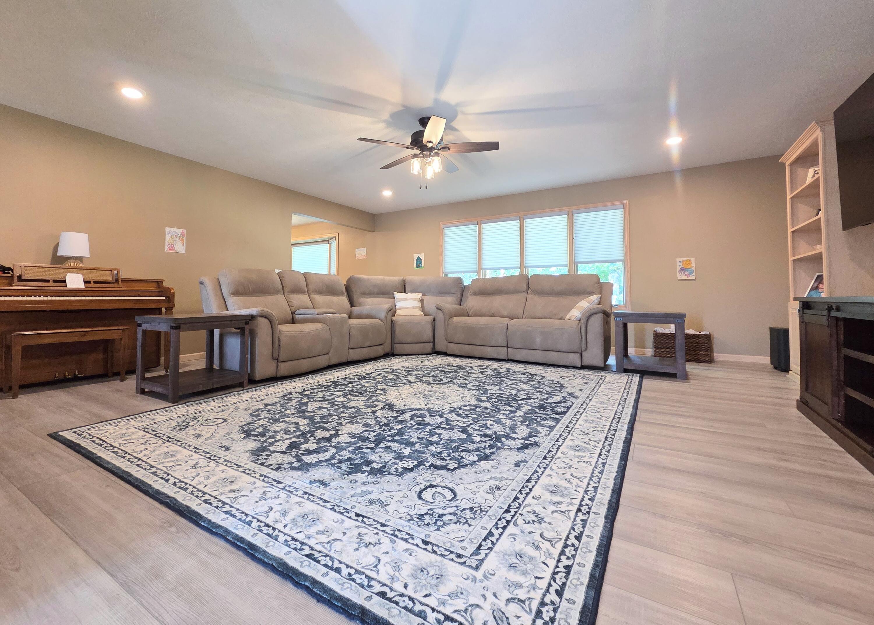 1738 Hawthorn Place Property Photo 43