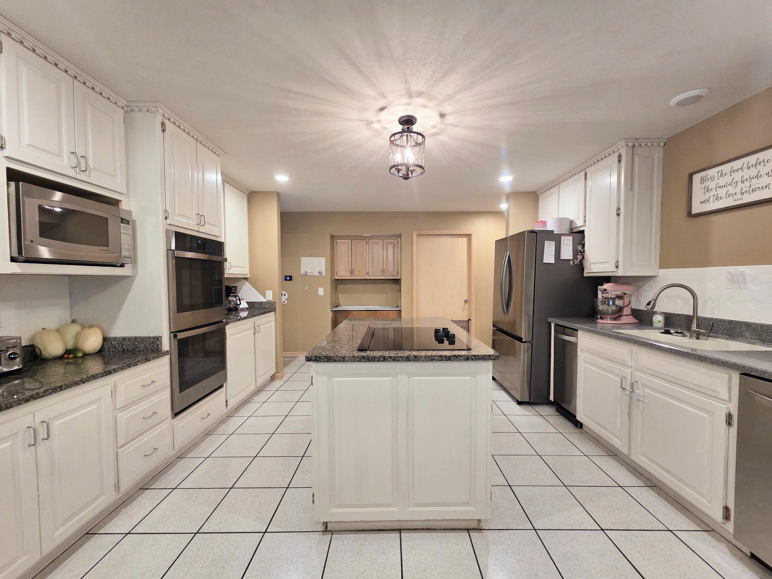 1738 Hawthorn Place Property Photo 48