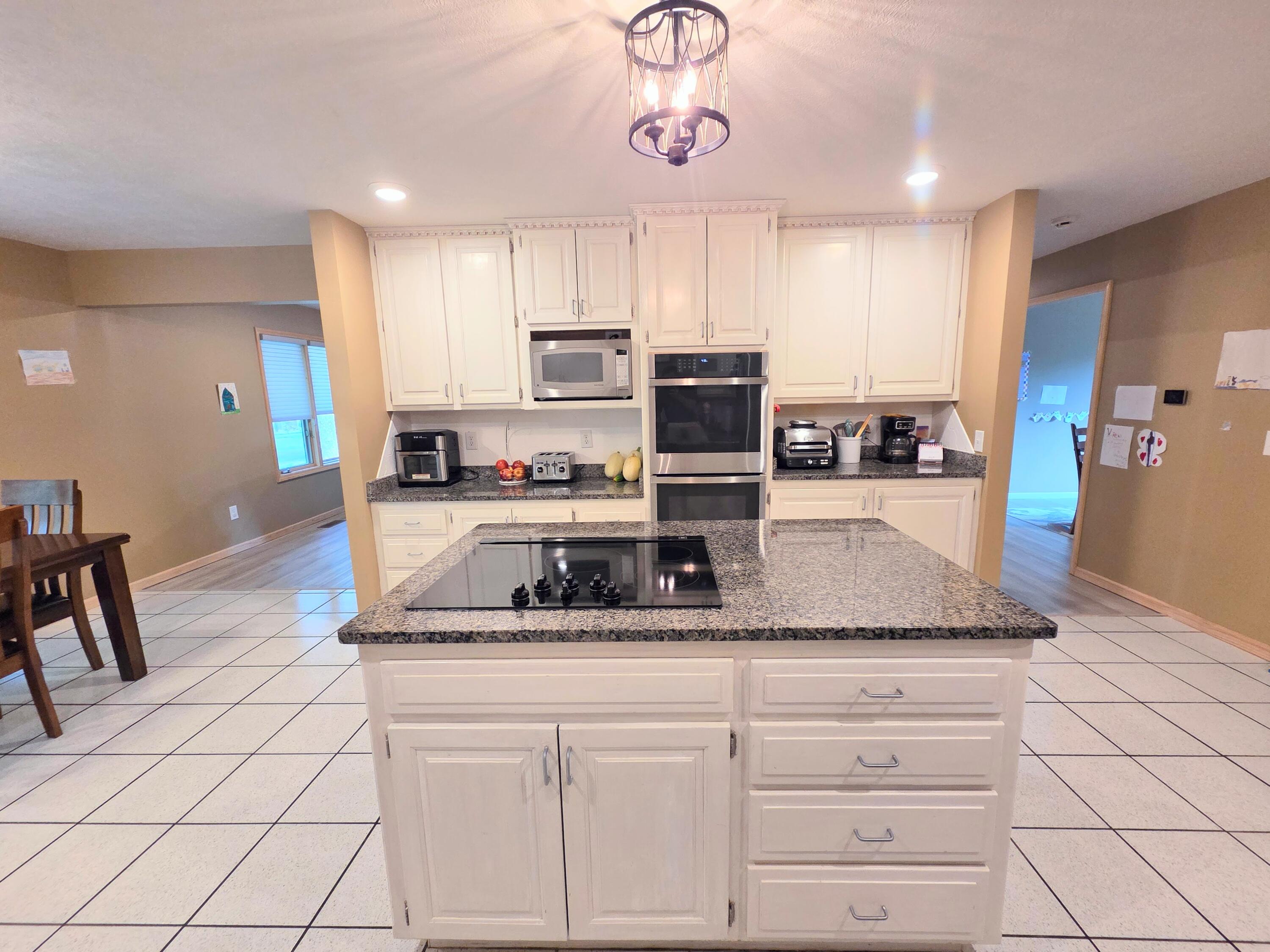 1738 Hawthorn Place Property Photo 49