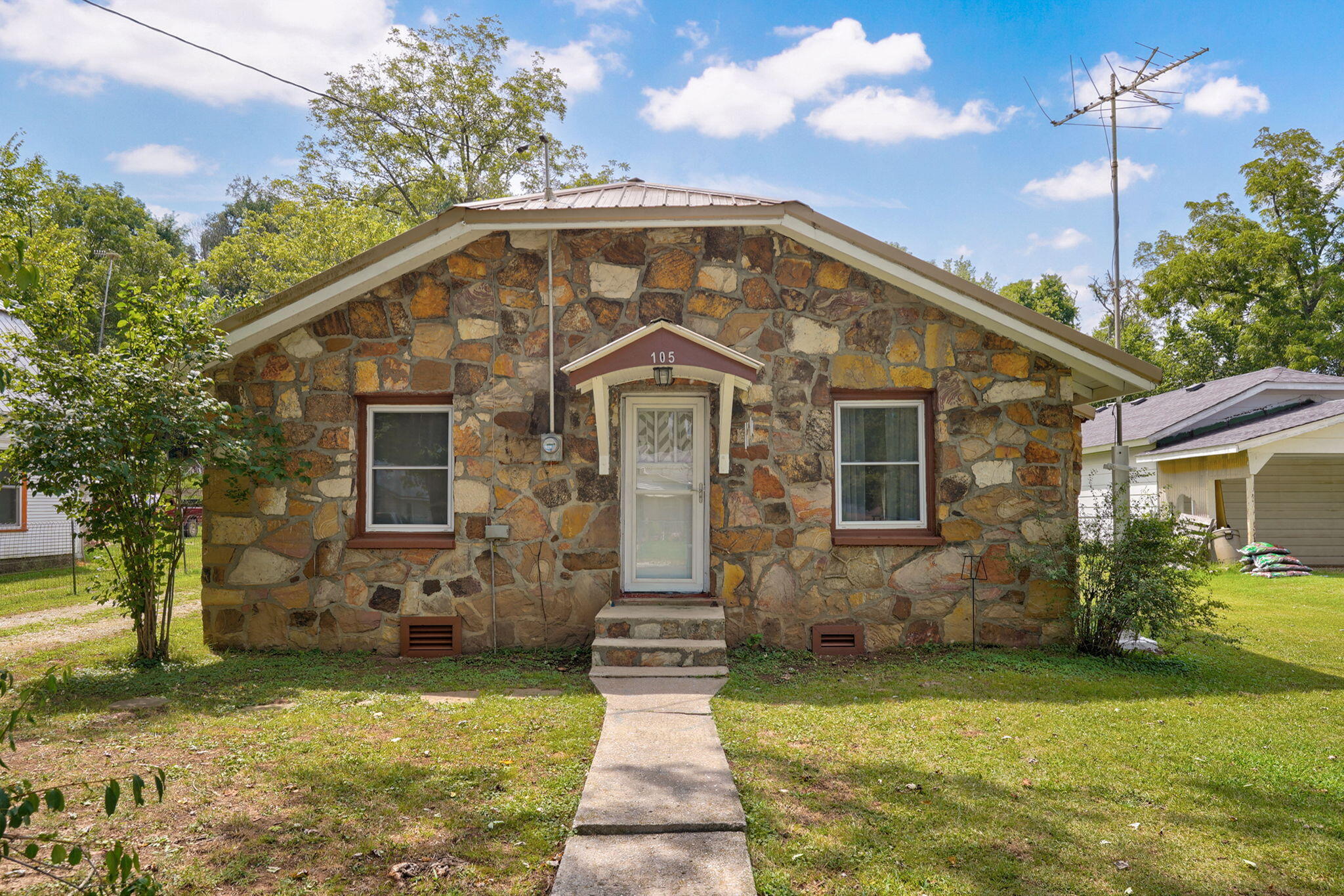 105 South Walnut Street Property Photo 1