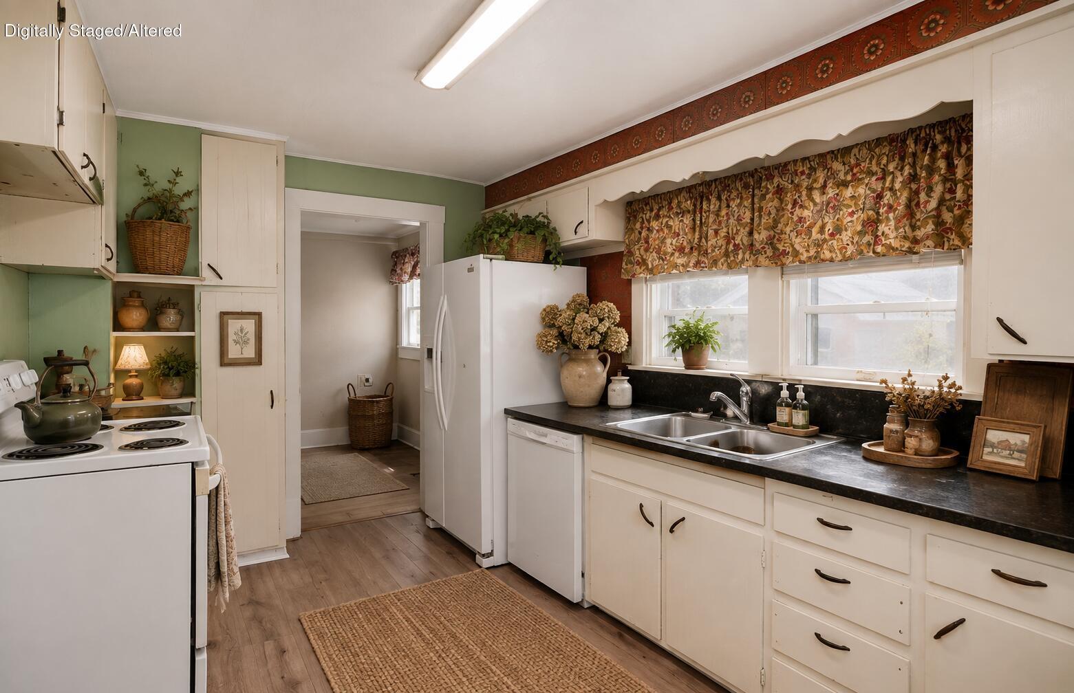 105 South Walnut Street Property Photo 13