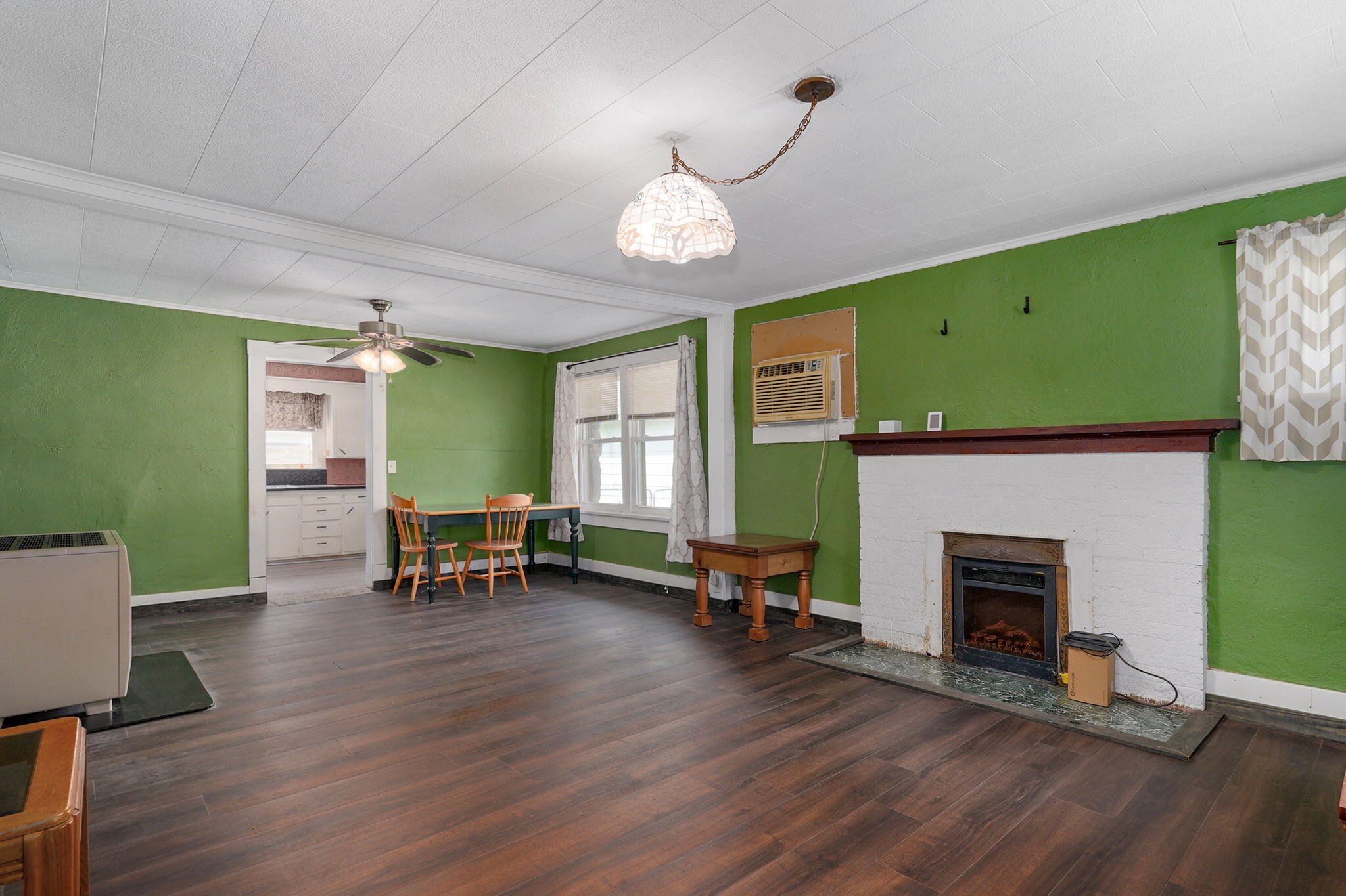 105 South Walnut Street Property Photo 28