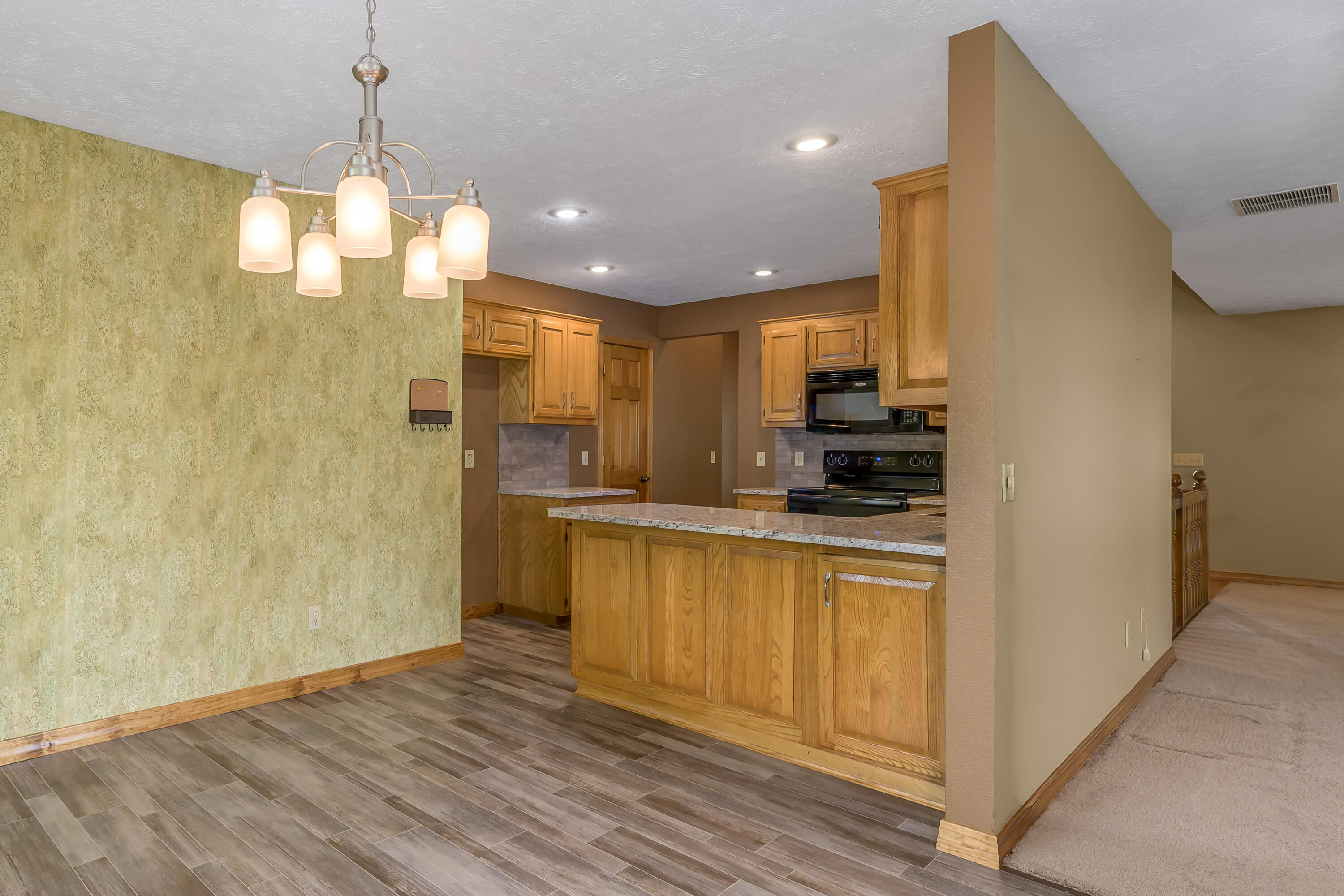 4602 South Forest Avenue Property Photo 16