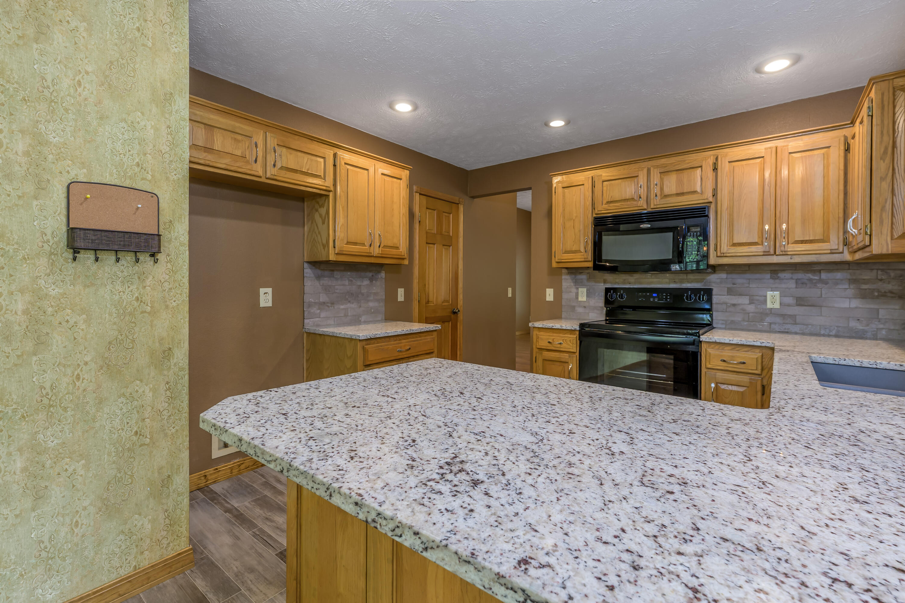 4602 South Forest Avenue Property Photo 17